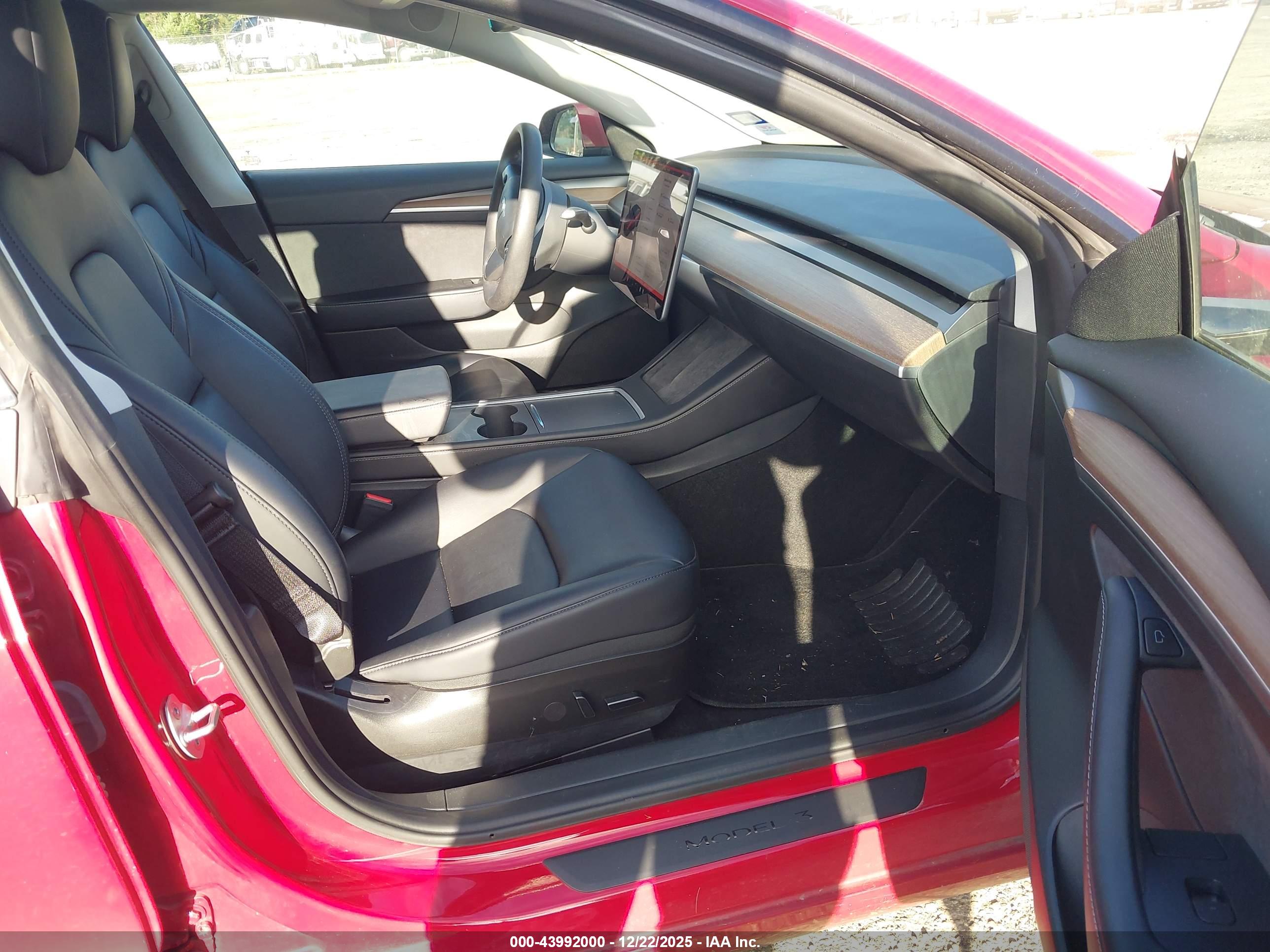 TESLA MODEL image 5