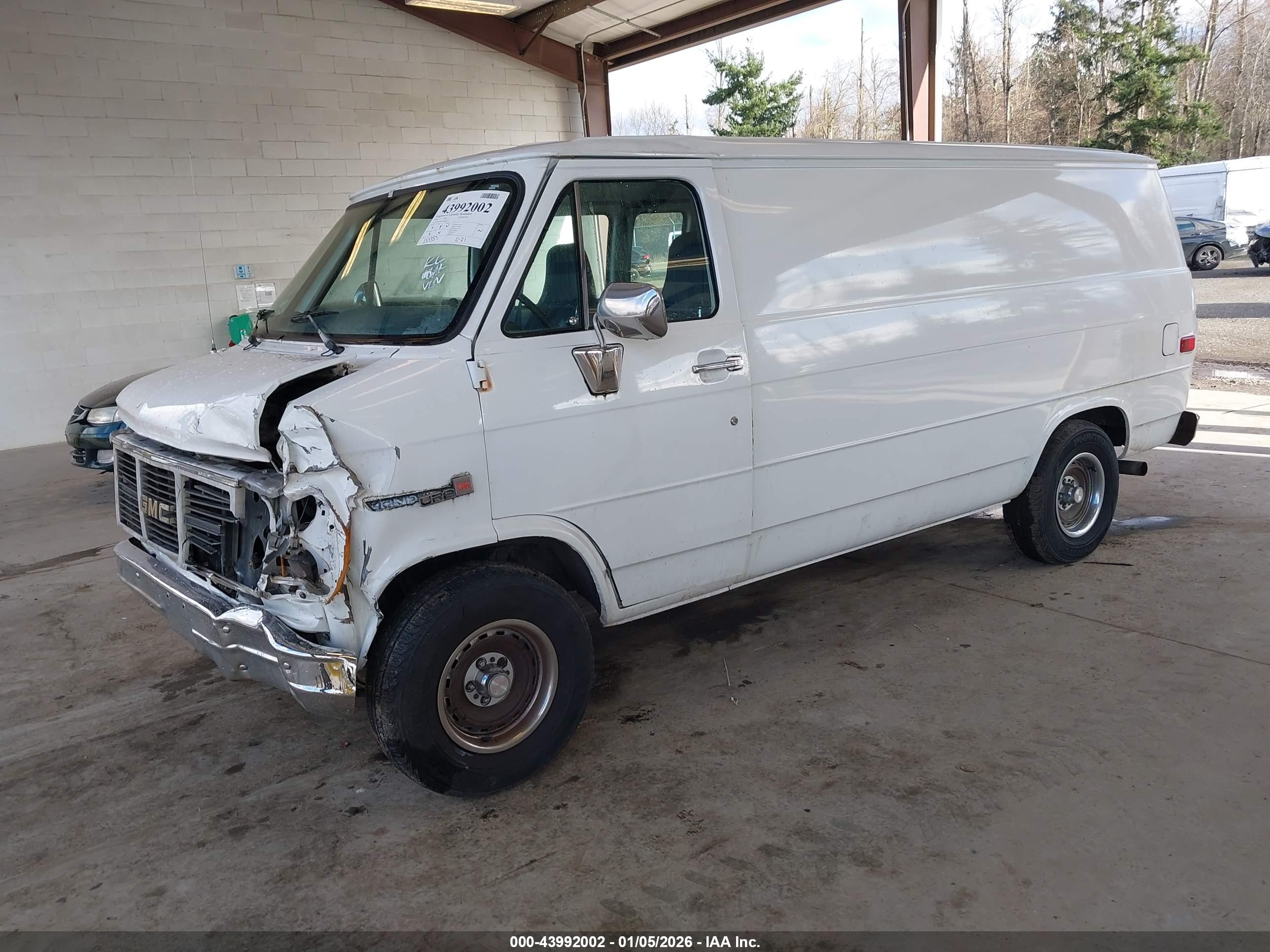 GMC VANDURA image 2