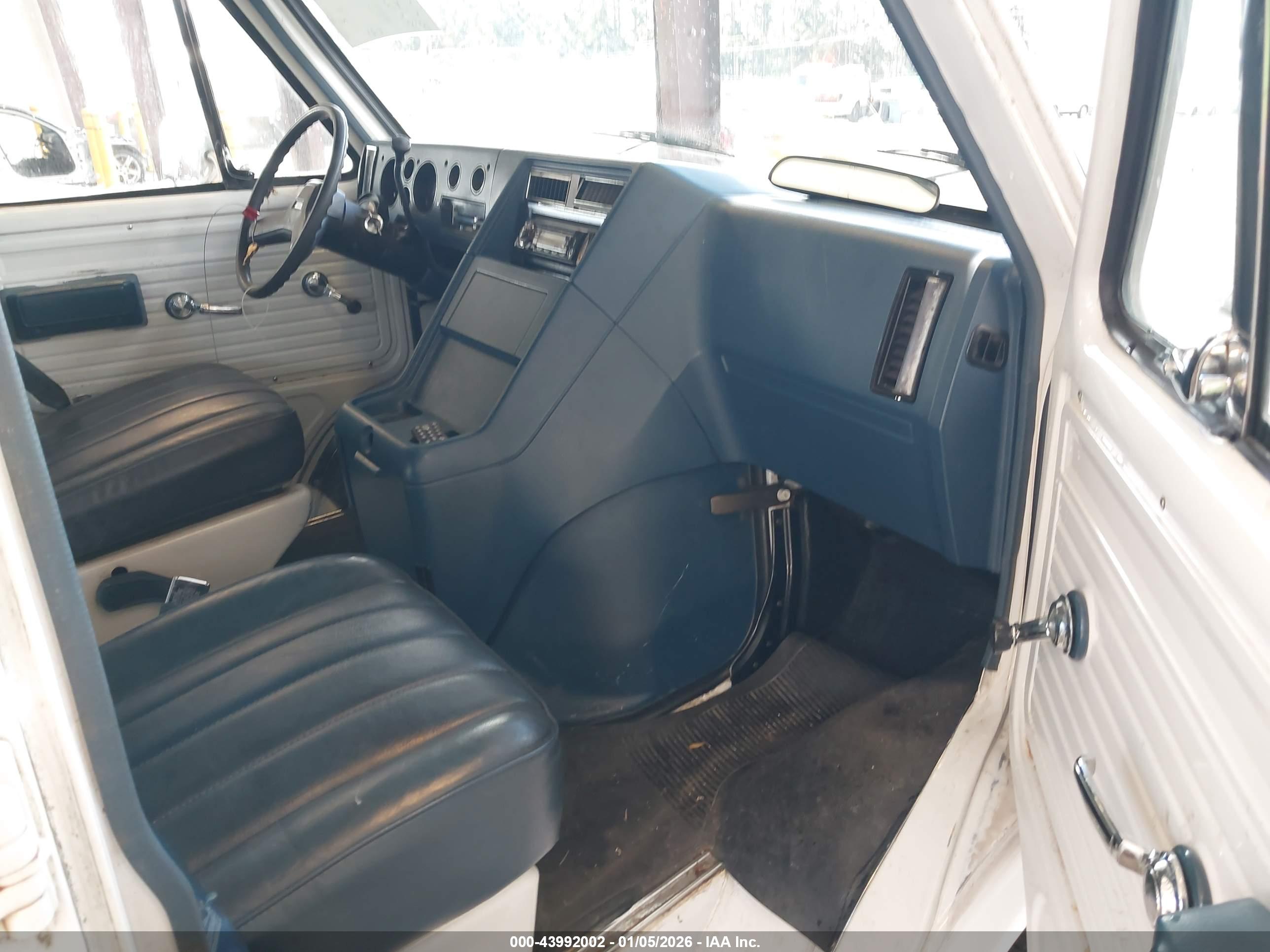 GMC VANDURA image 5
