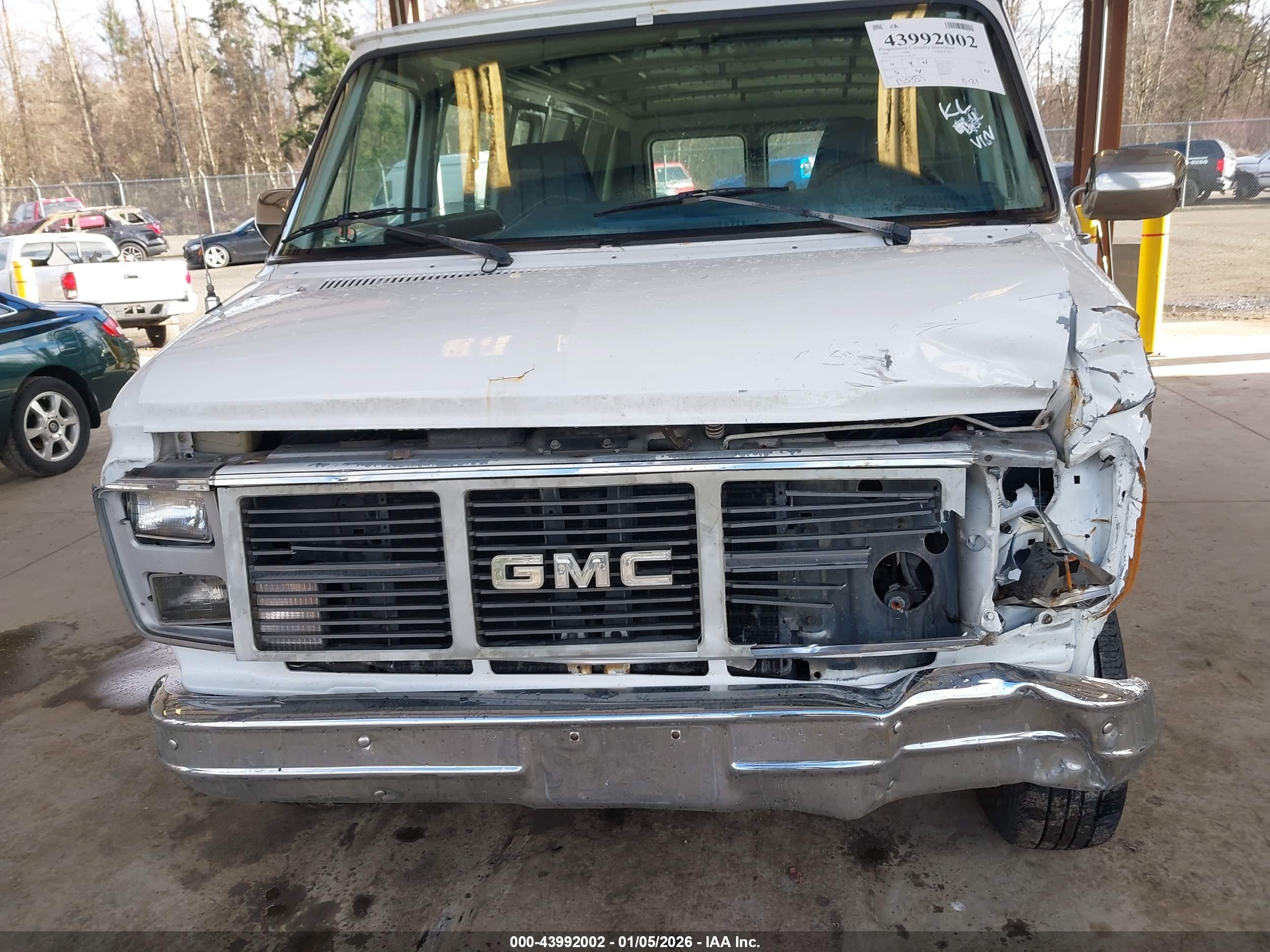 GMC VANDURA image 6