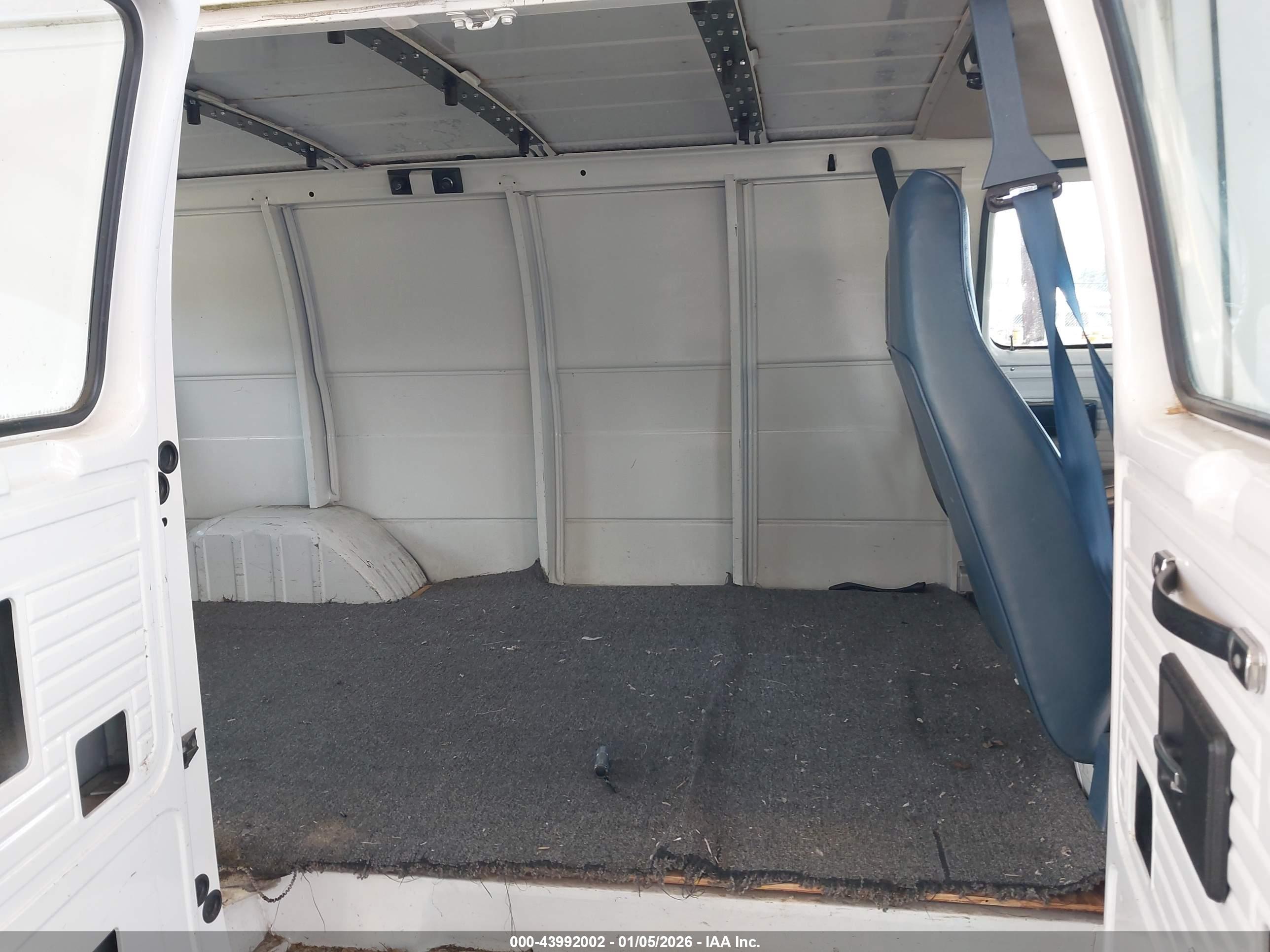 GMC VANDURA image 8