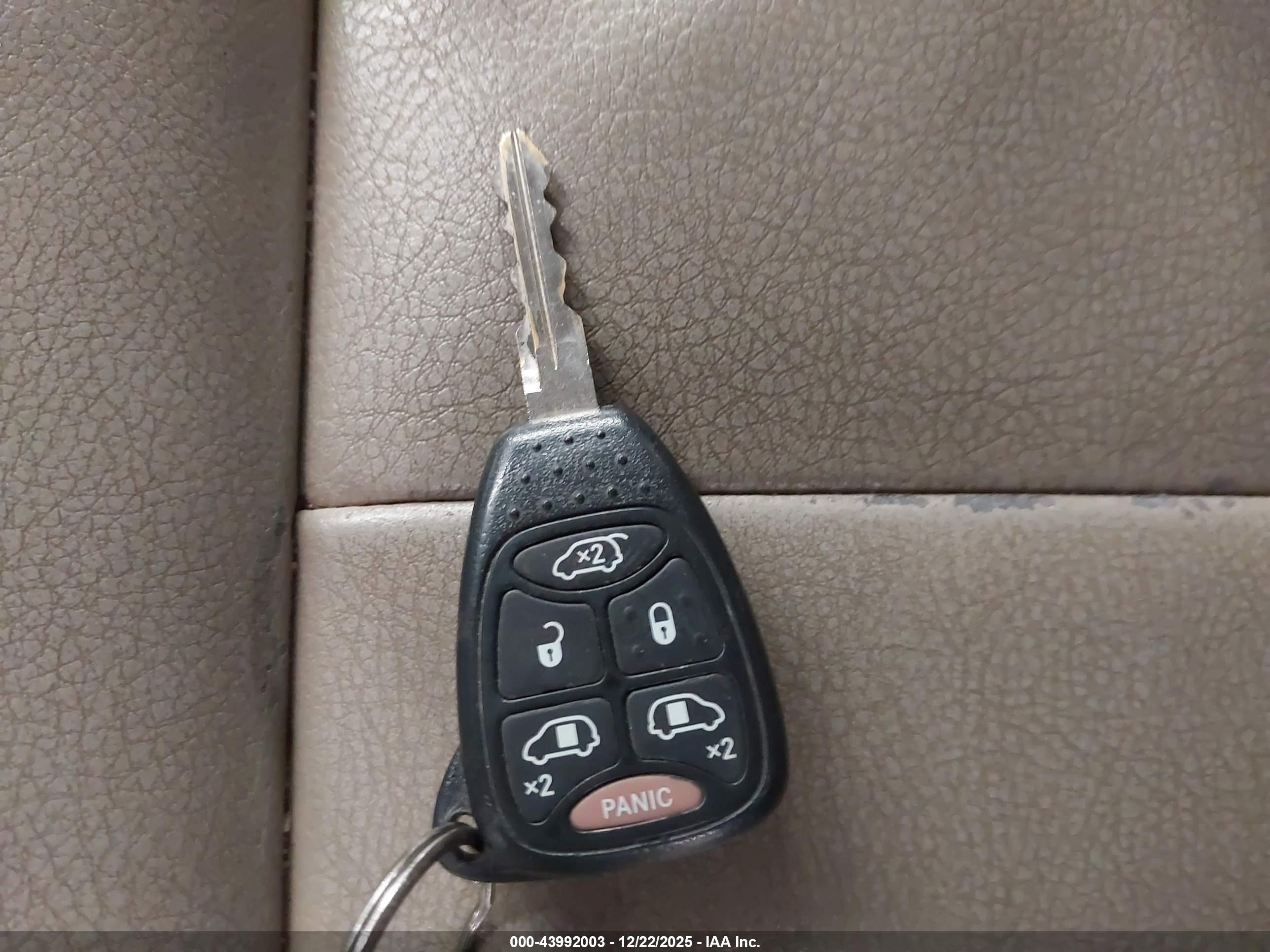 CHRYSLER TOWN image 11