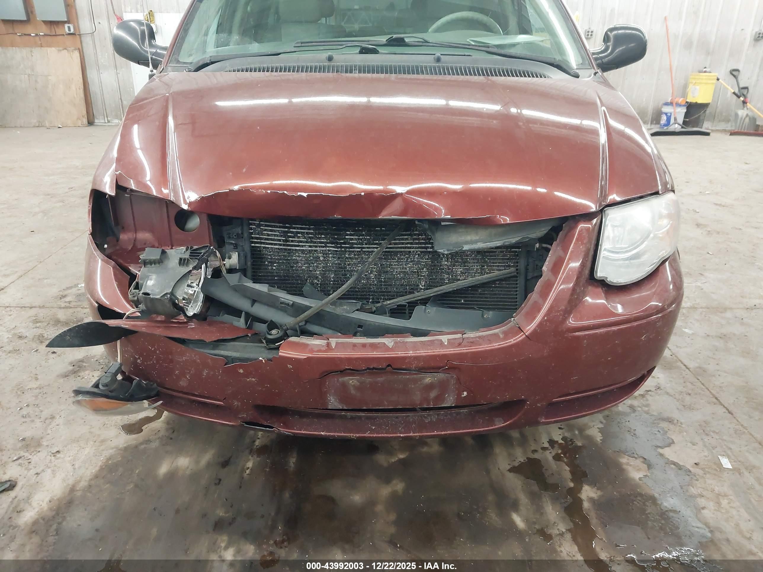 CHRYSLER TOWN image 6