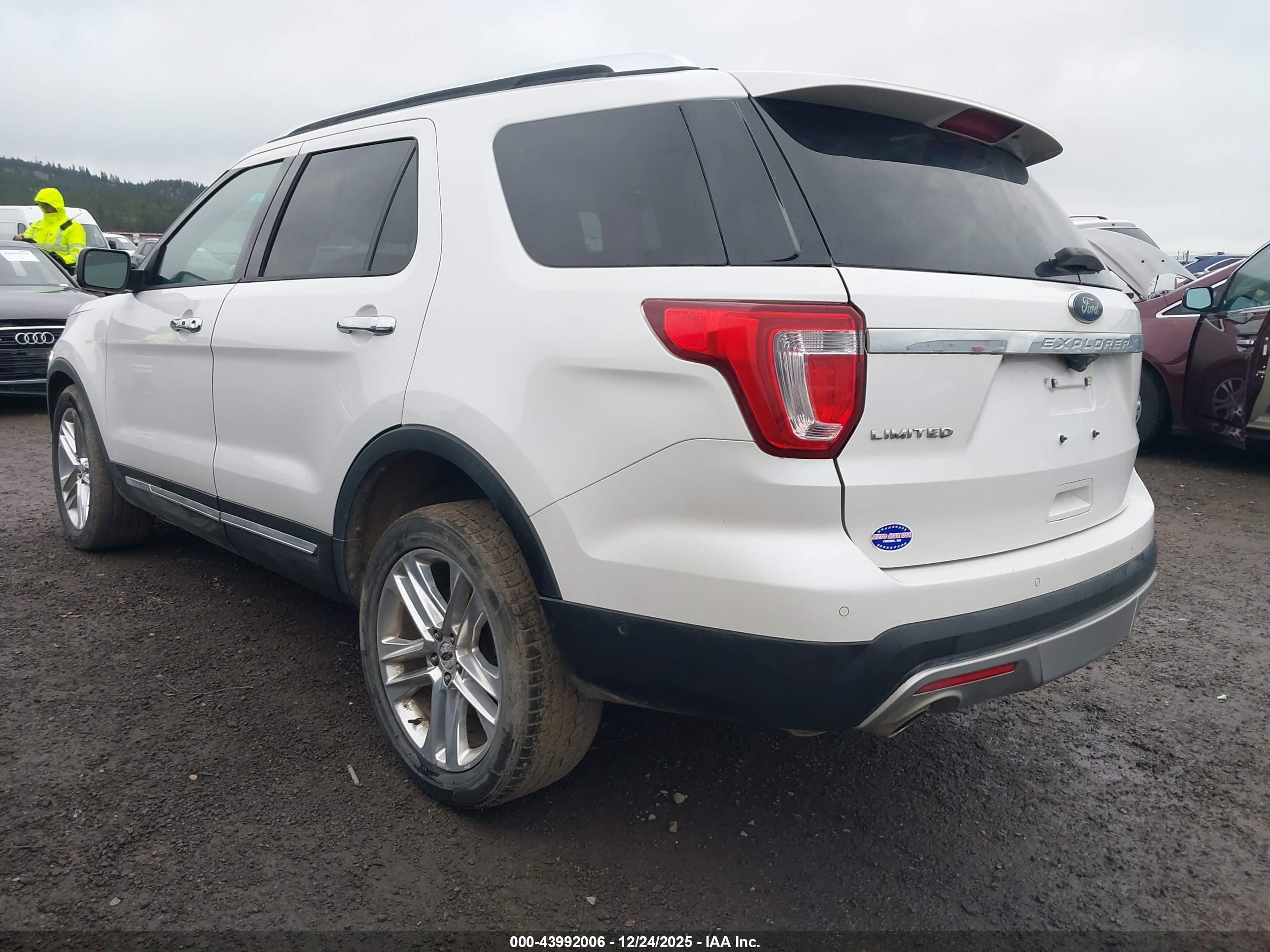 FORD EXPLORER image 3
