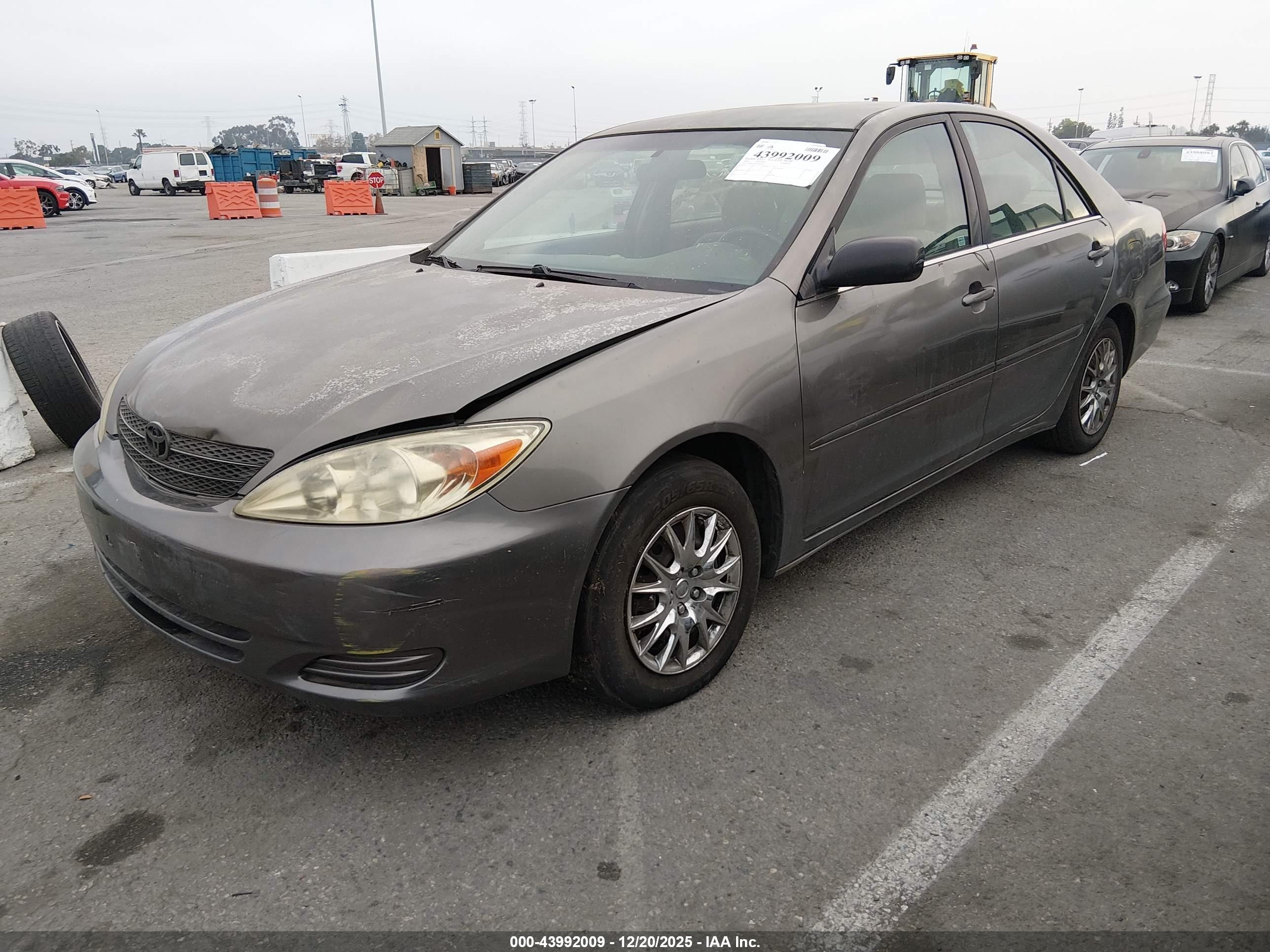 TOYOTA CAMRY image 2