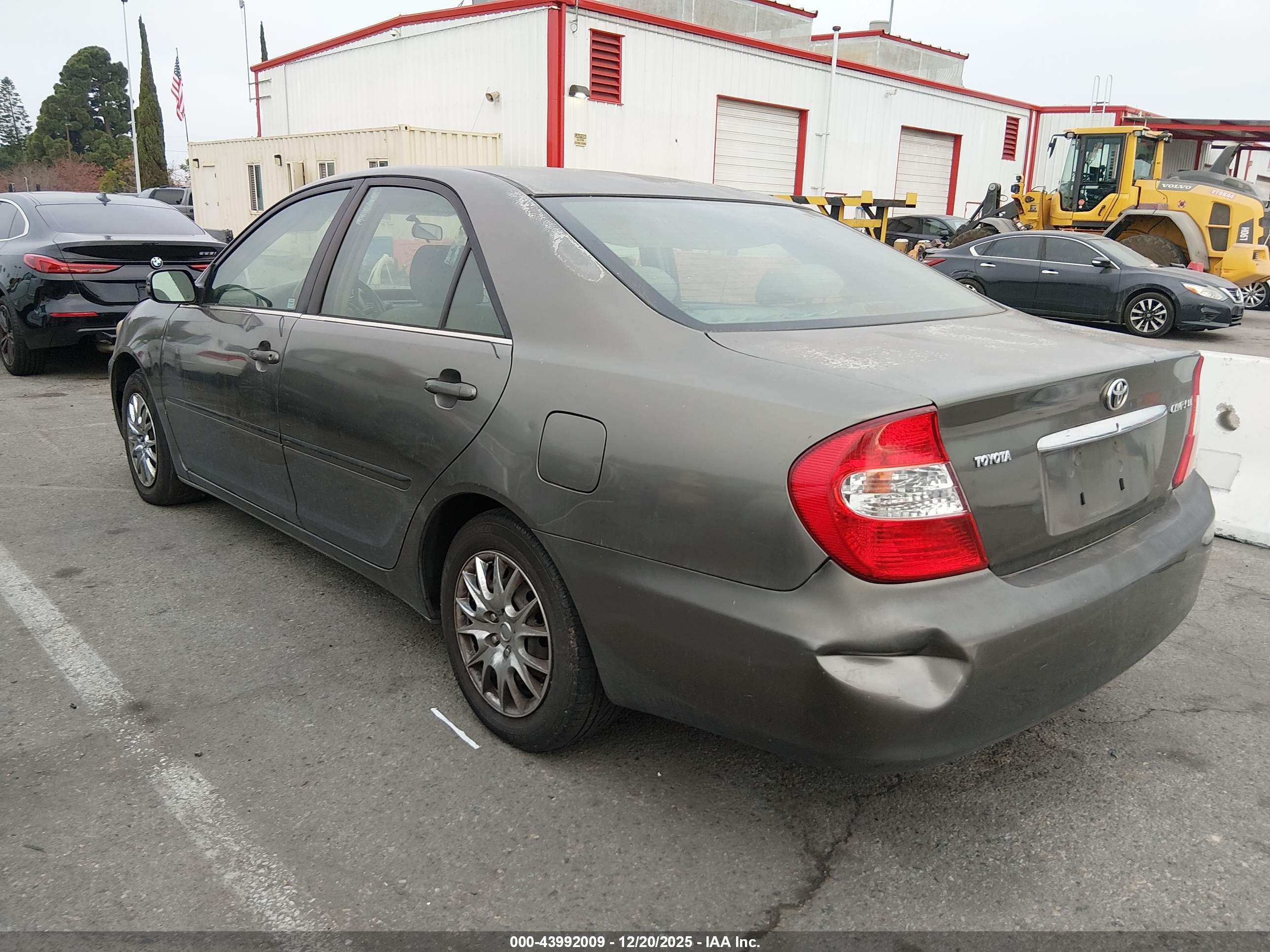 TOYOTA CAMRY image 3