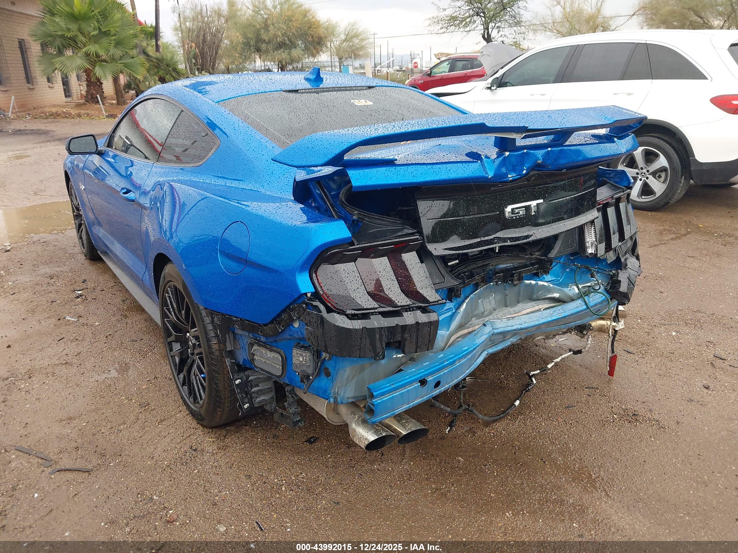 FORD MUSTANG image 6