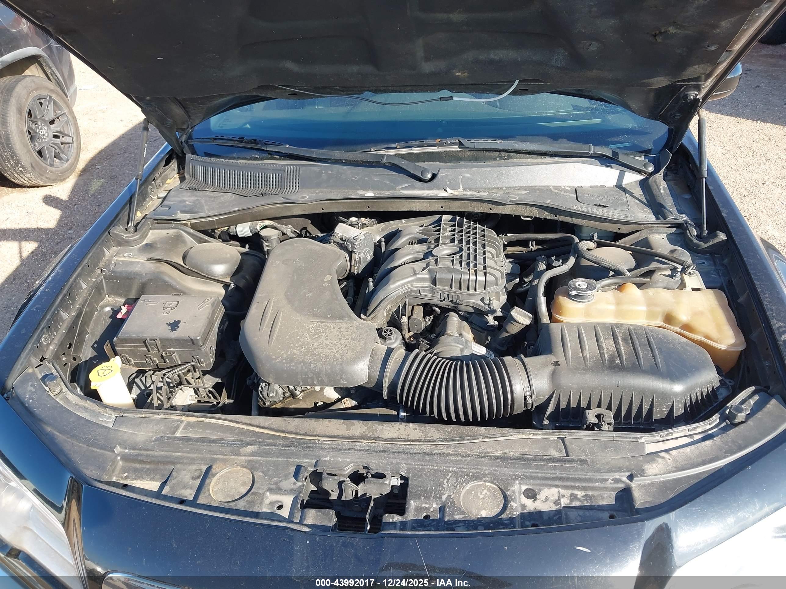 CHRYSLER 300 image 10