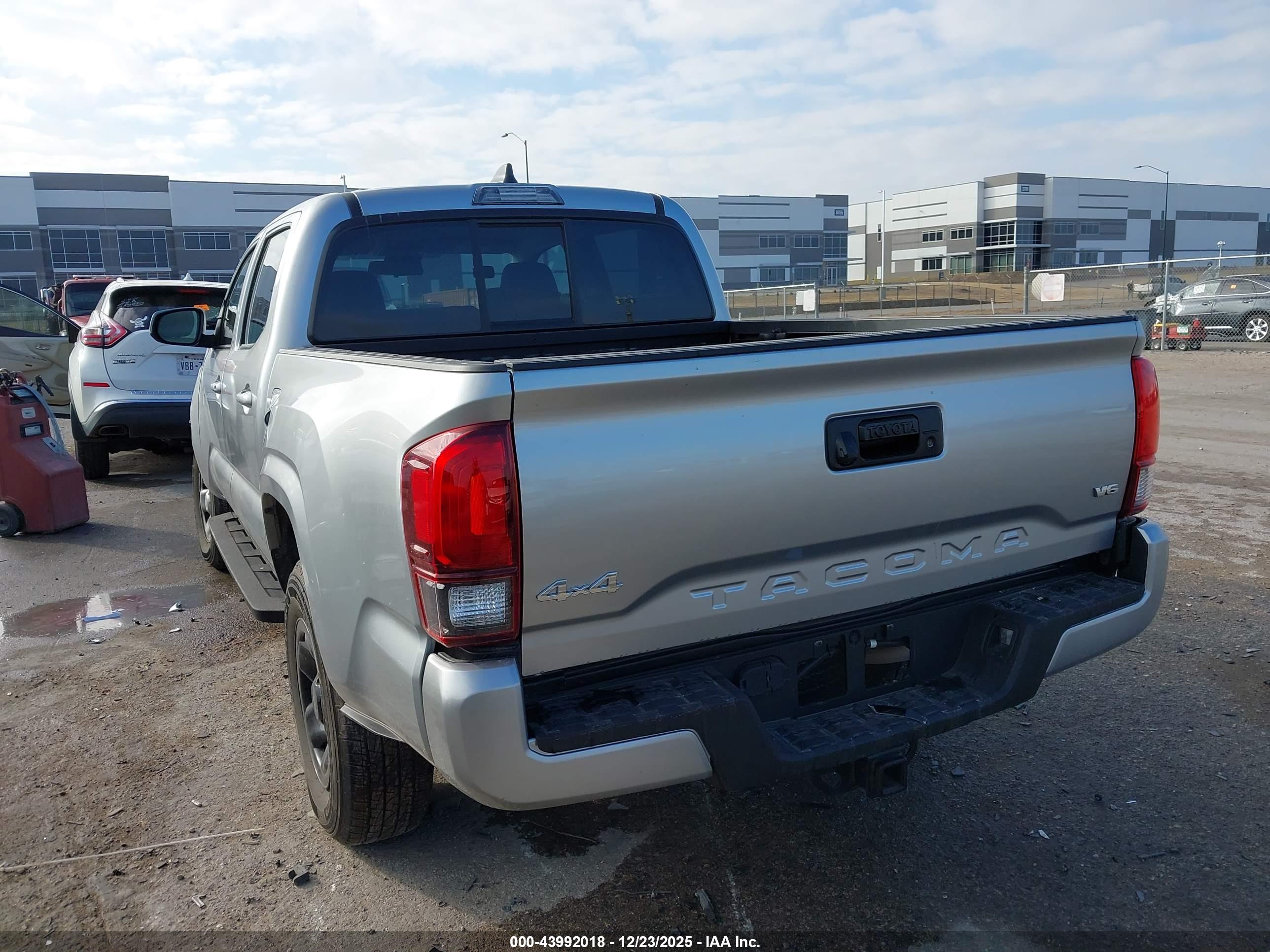 TOYOTA TACOMA image 3