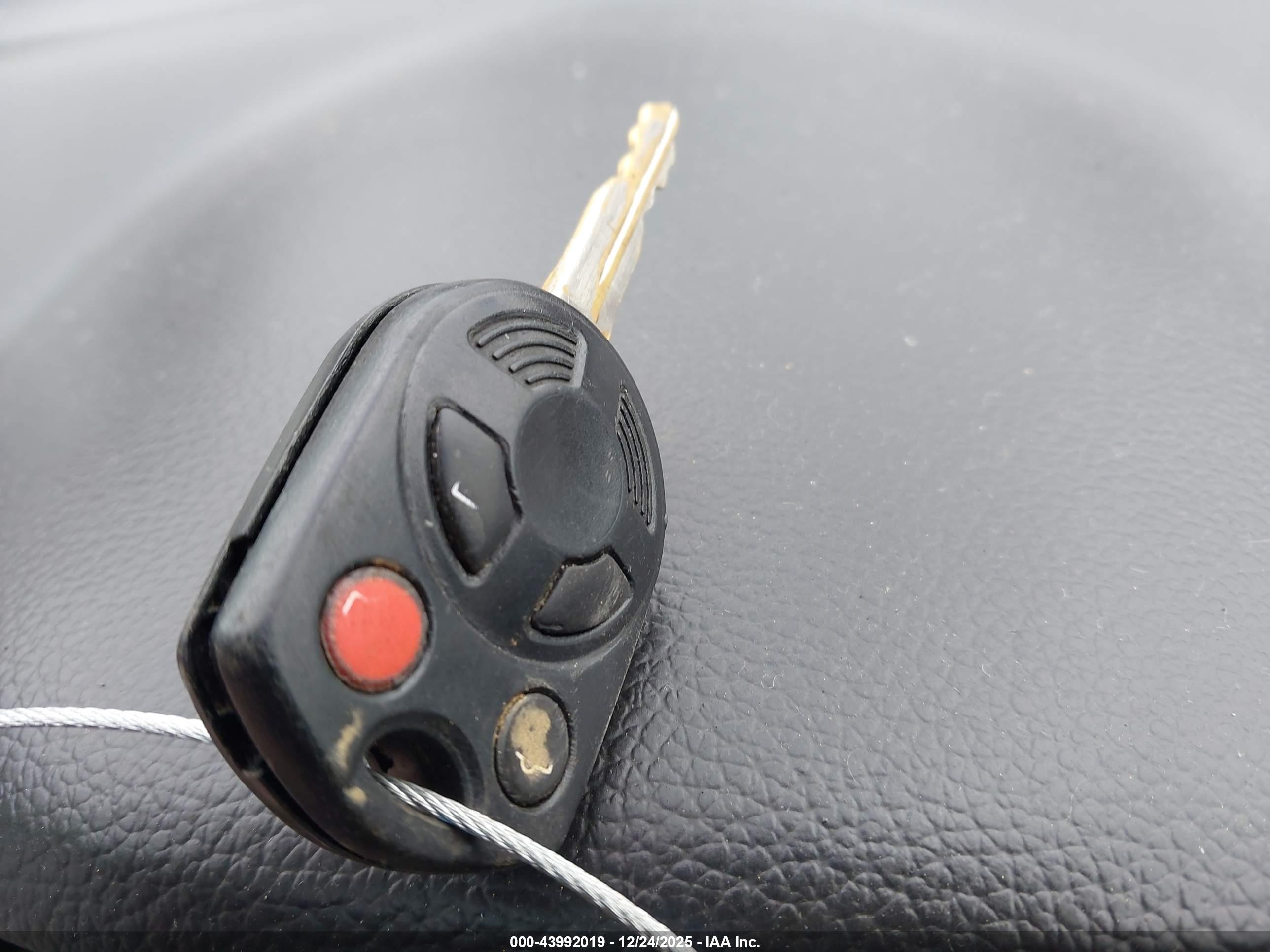 FORD FUSION image 11