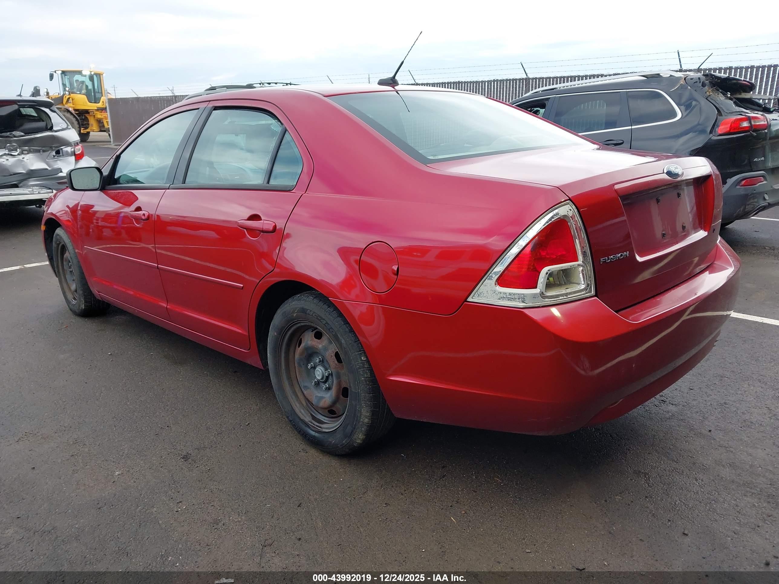 FORD FUSION image 3