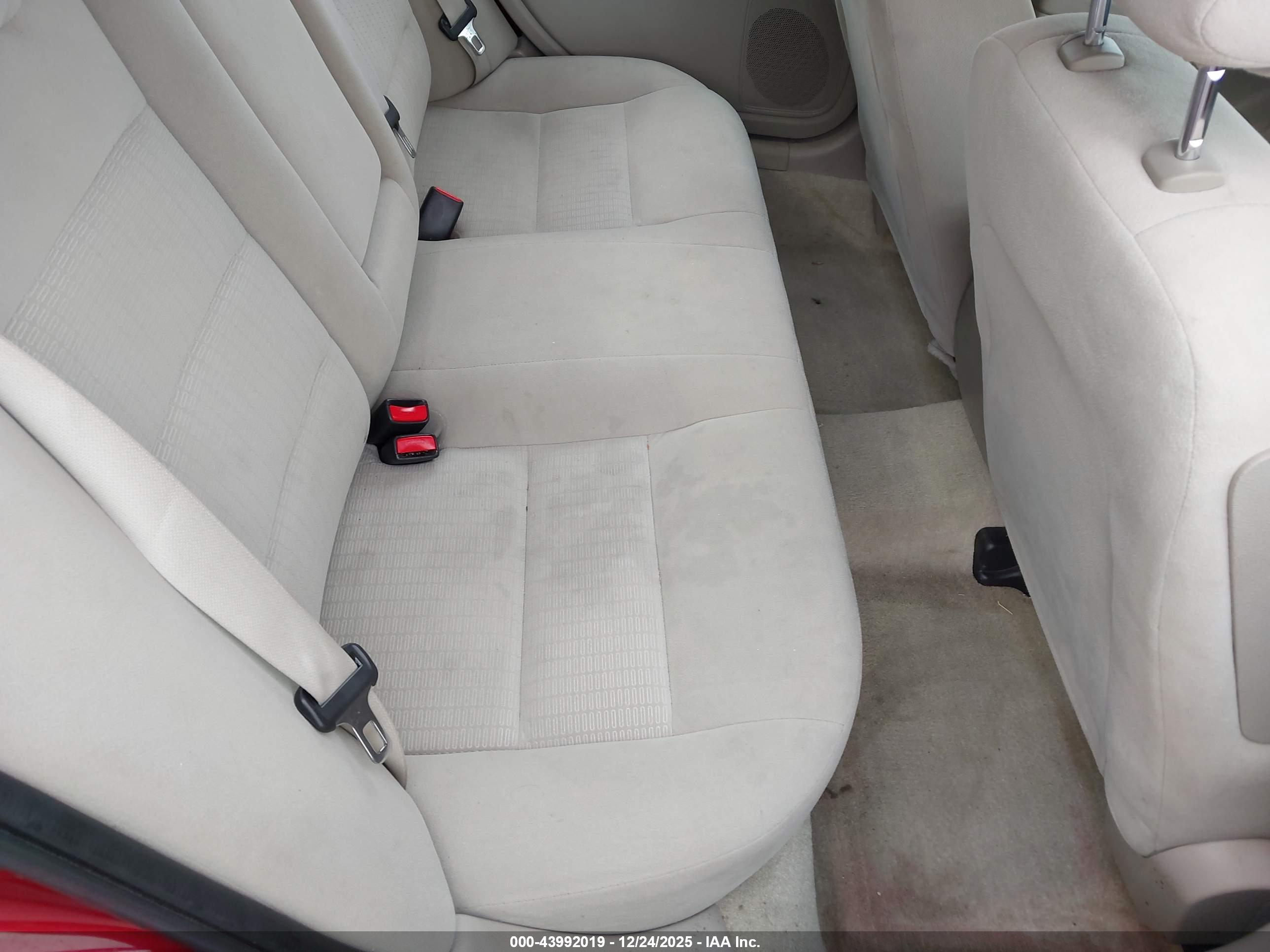 FORD FUSION image 8