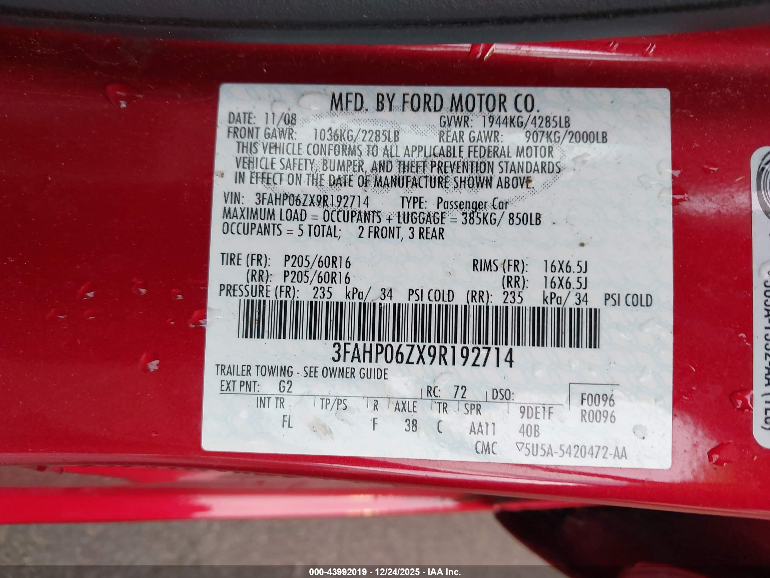 FORD FUSION image 9