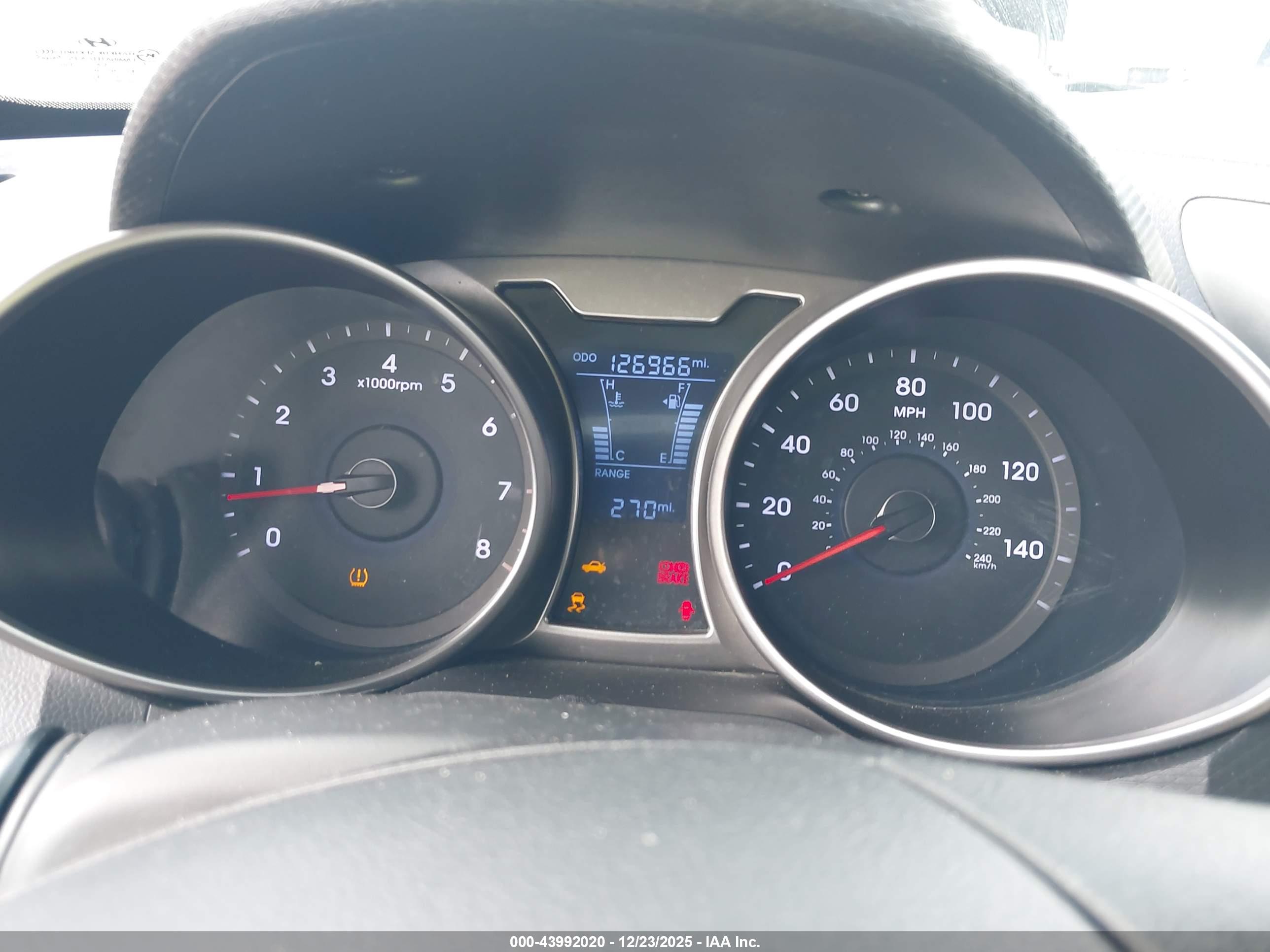HYUNDAI VELOSTER image 7