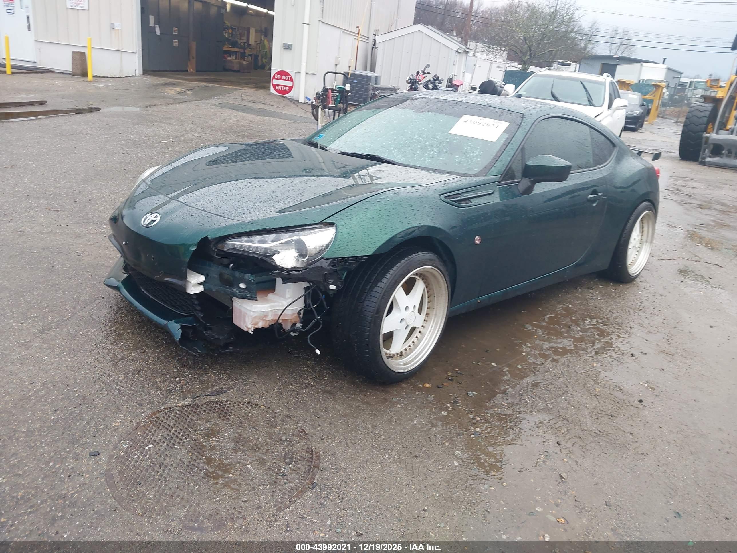 TOYOTA 86 image 2