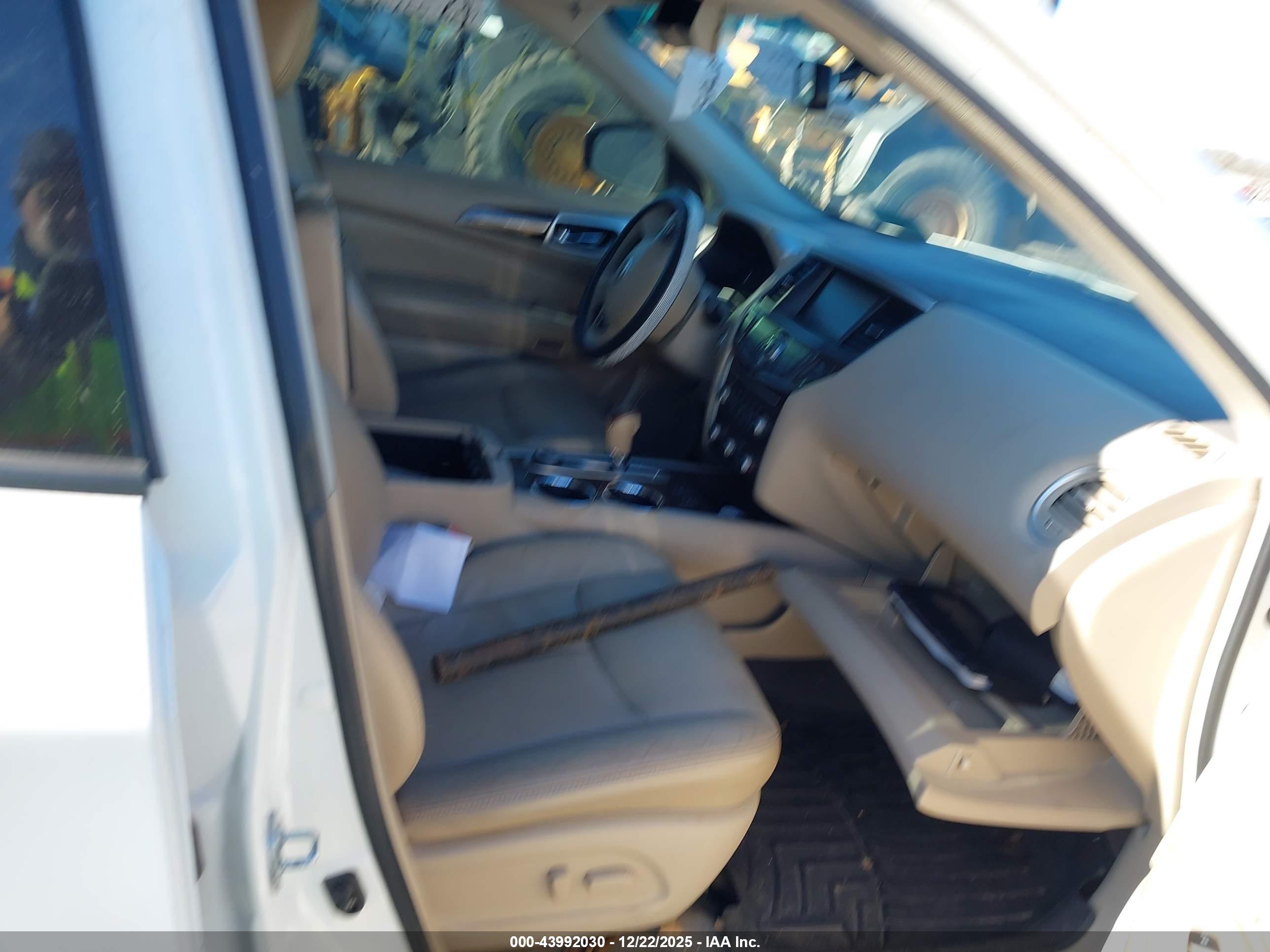NISSAN PATHFINDER image 5