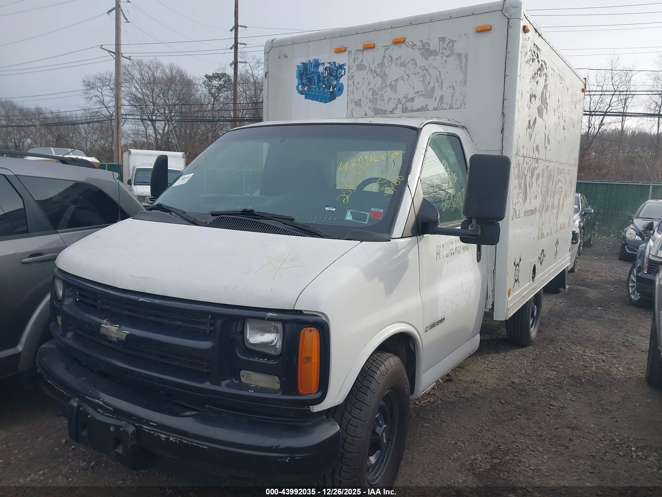 CHEVROLET EXPRESS image 2