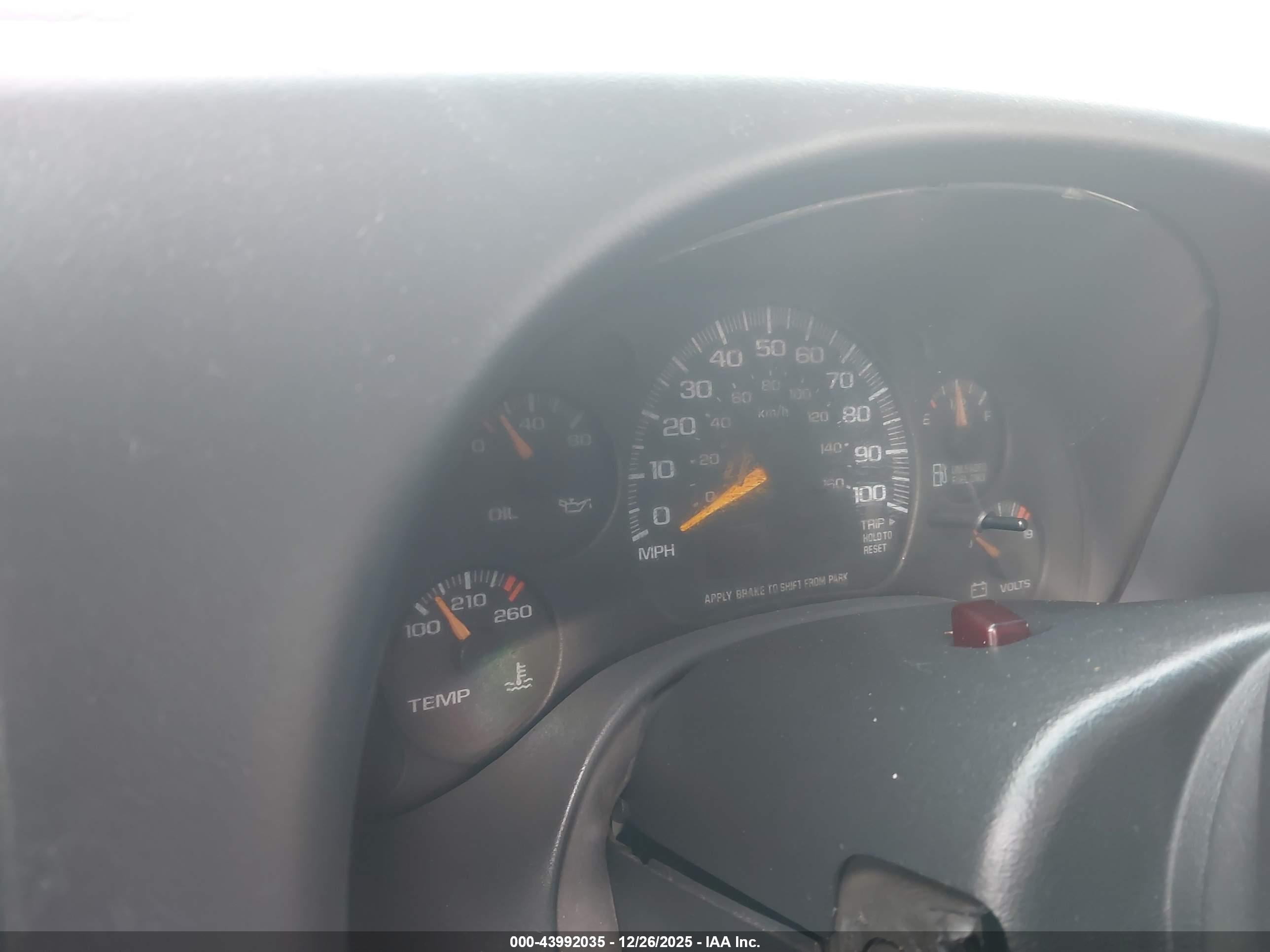 CHEVROLET EXPRESS image 6