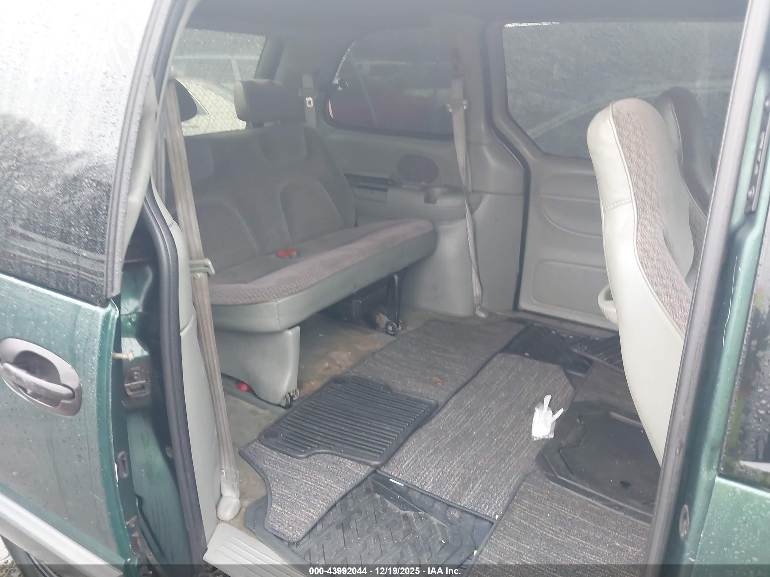 DODGE CARAVAN image 8