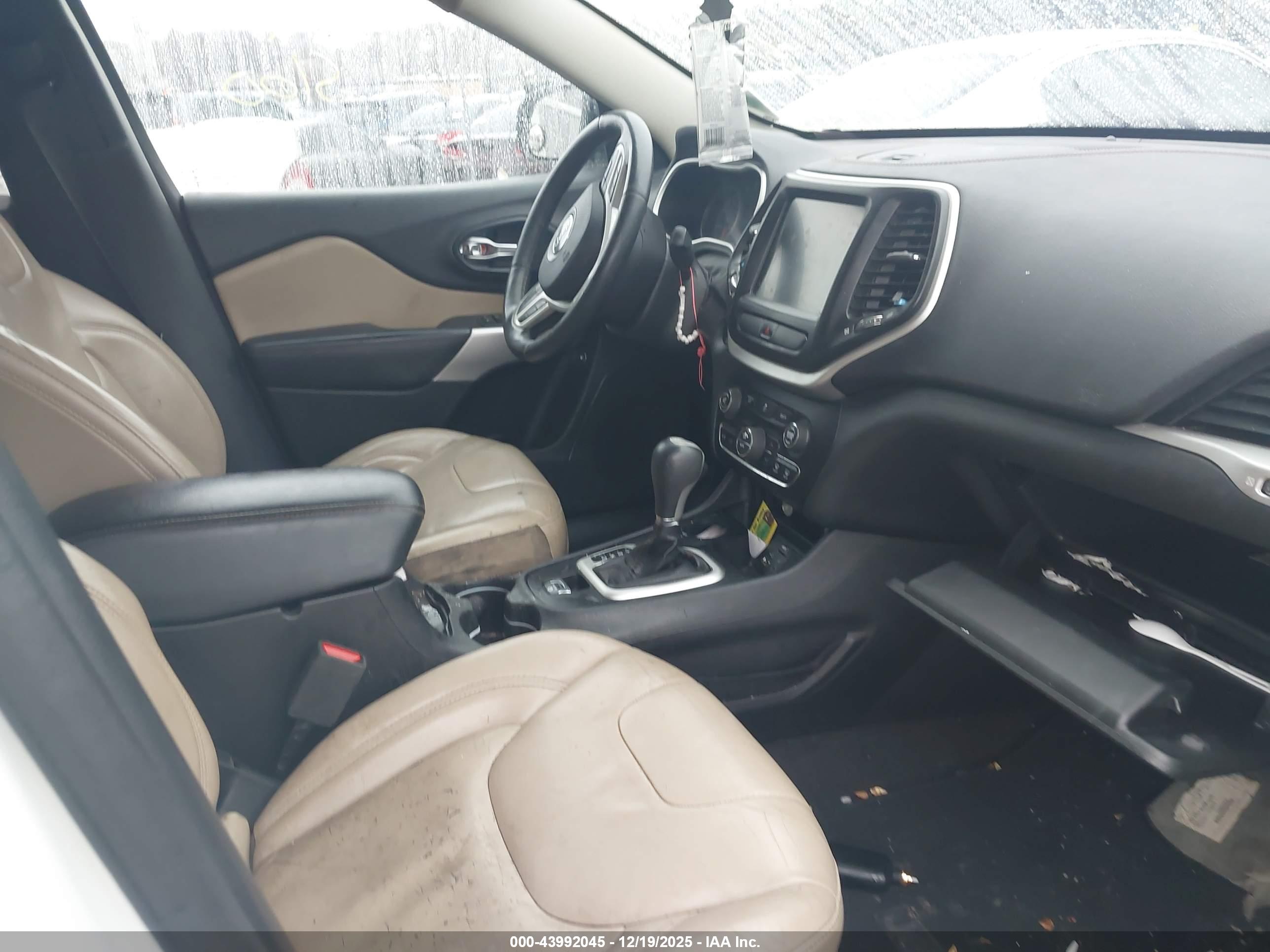 JEEP CHEROKEE image 5