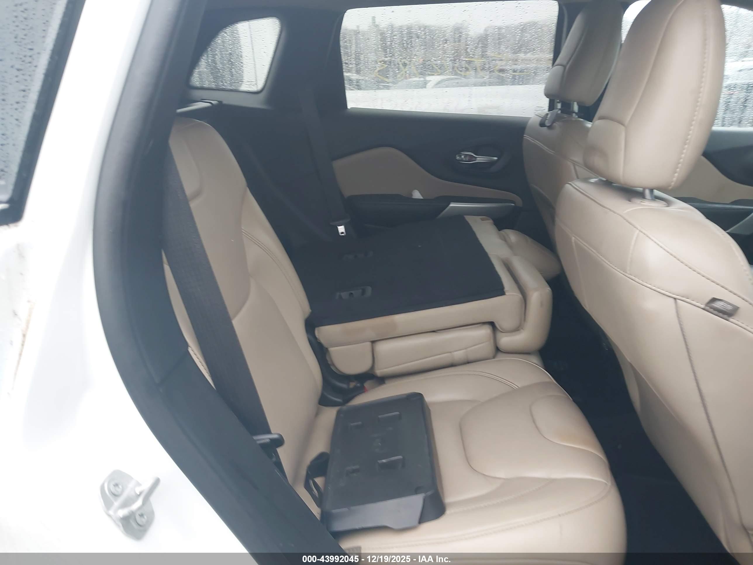 JEEP CHEROKEE image 8