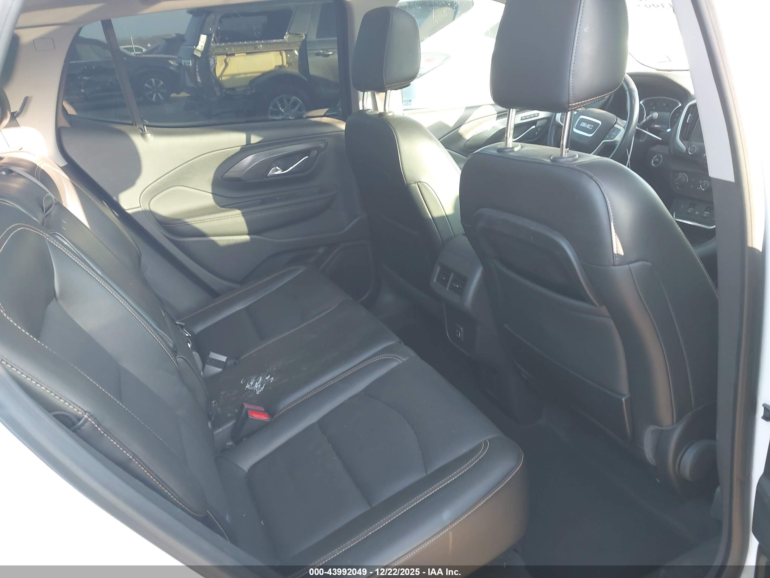 GMC TERRAIN image 8