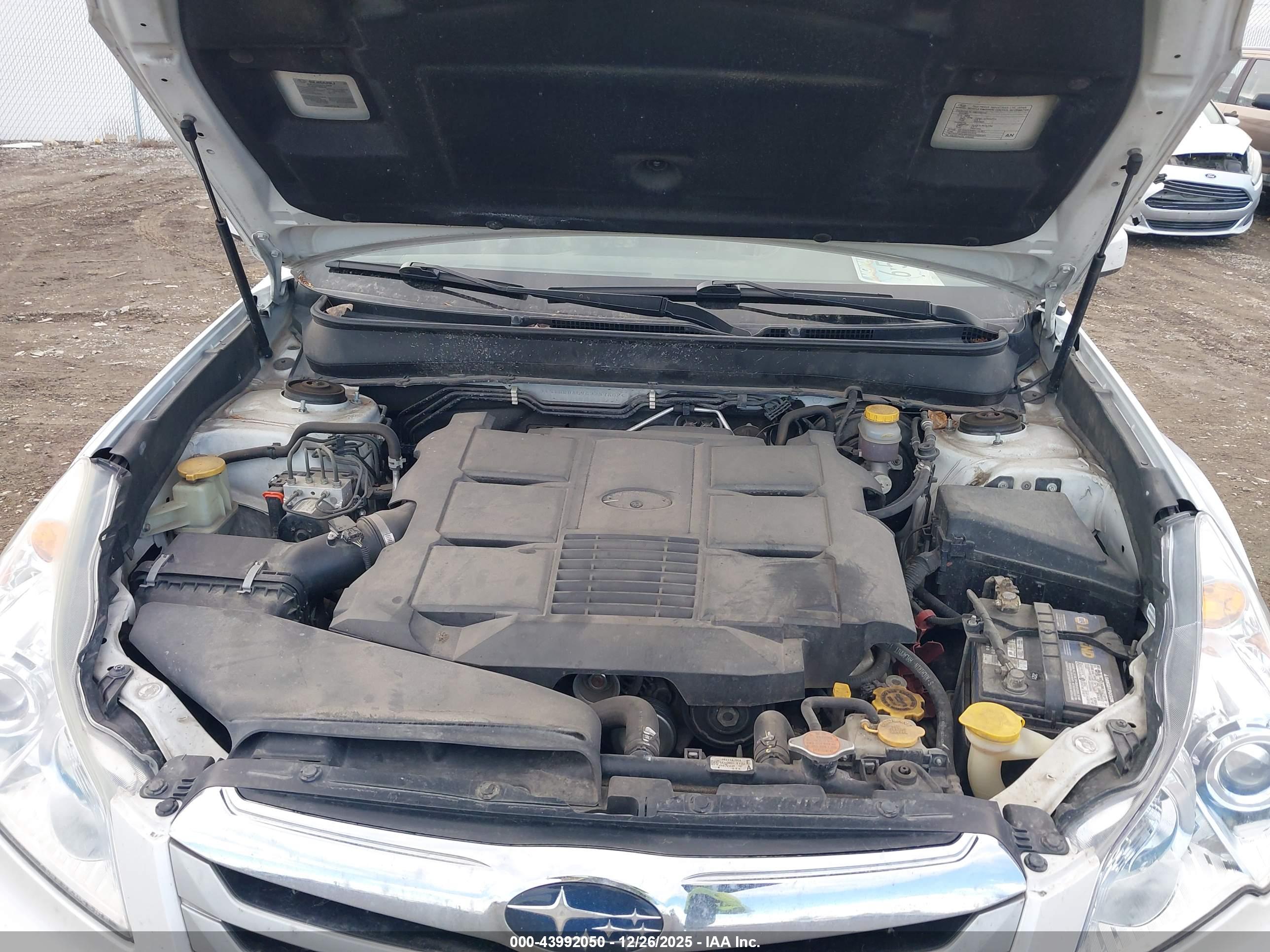 SUBARU OUTBACK image 10