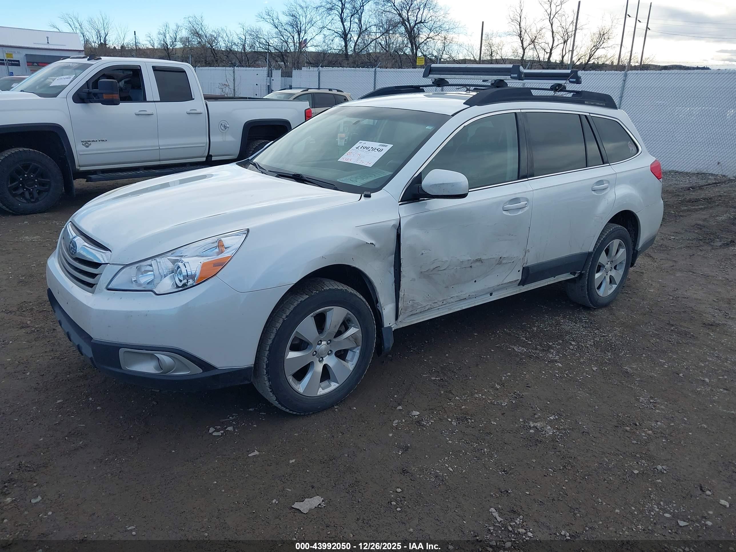 SUBARU OUTBACK image 2