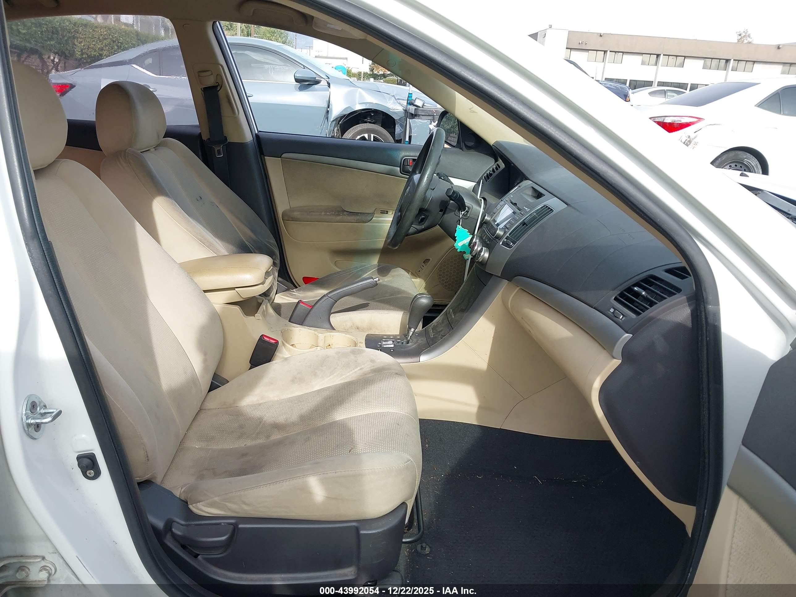 HYUNDAI SONATA image 5