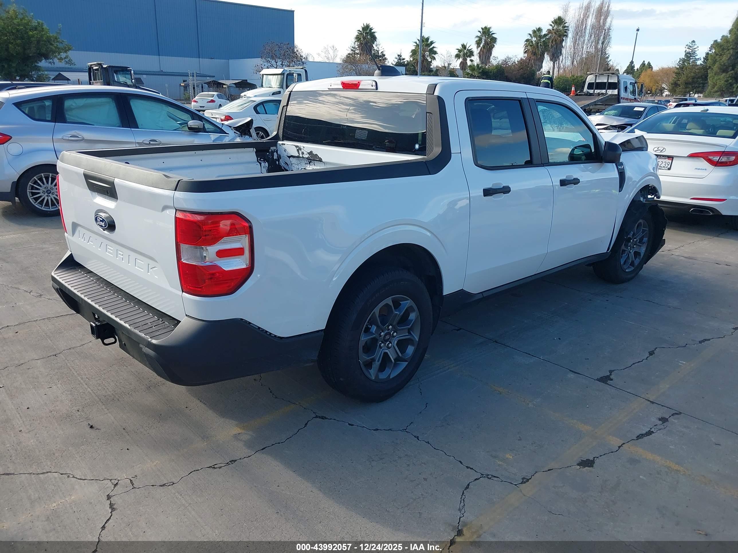 FORD MAVERICK image 4
