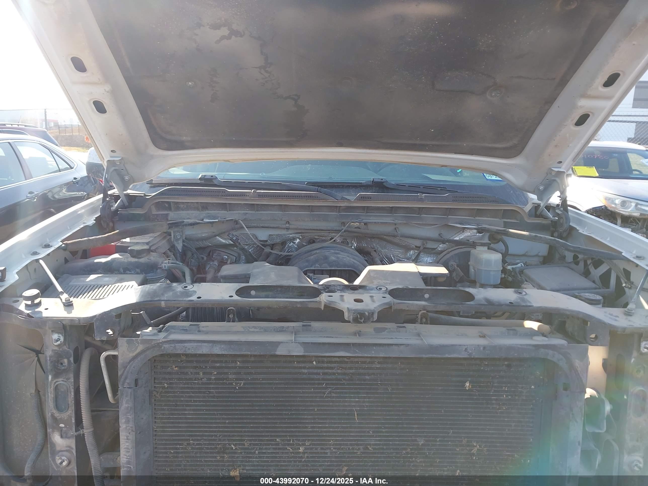 CHEVROLET SILVERADO image 10