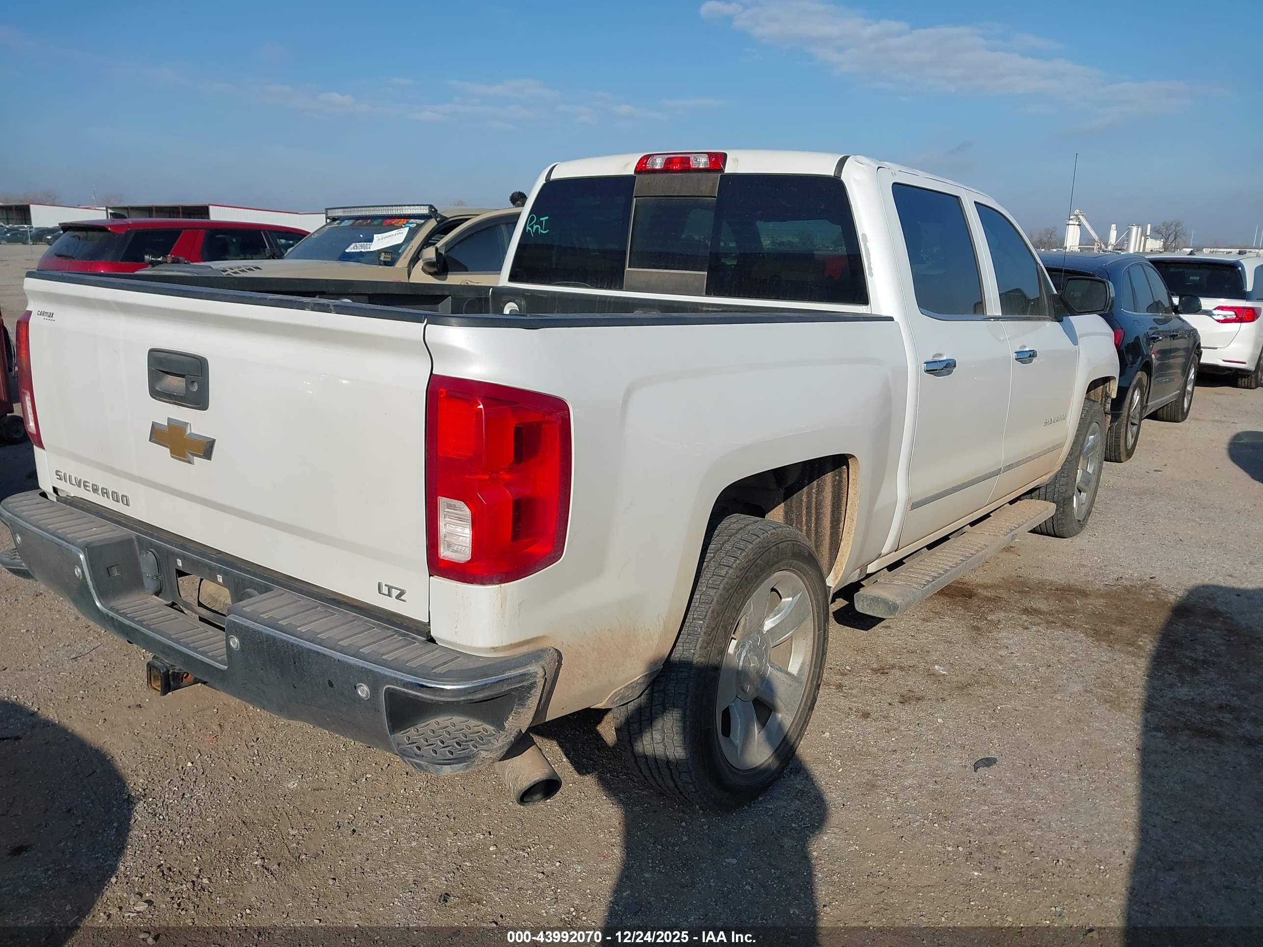 CHEVROLET SILVERADO image 4