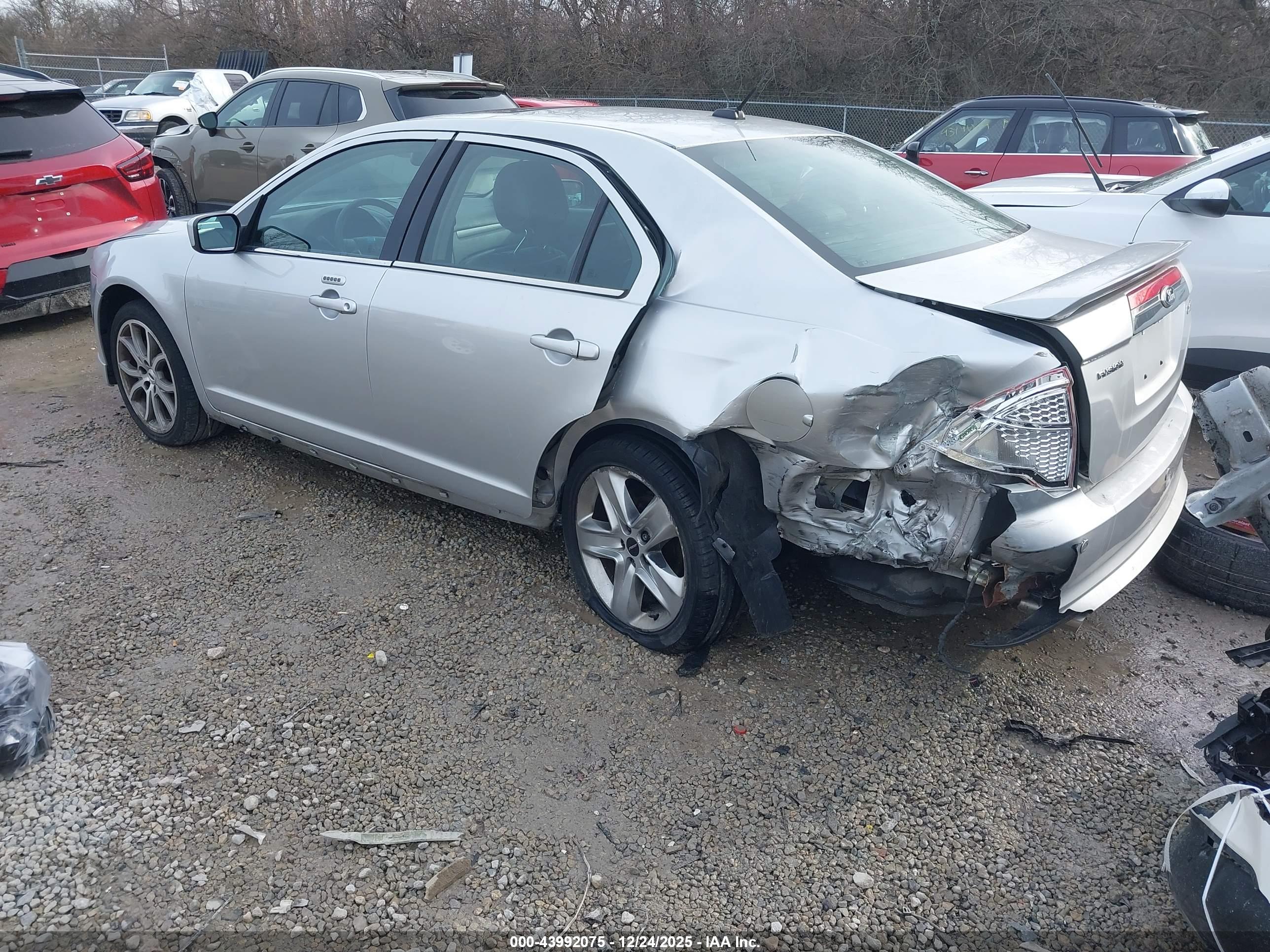 FORD FUSION image 3