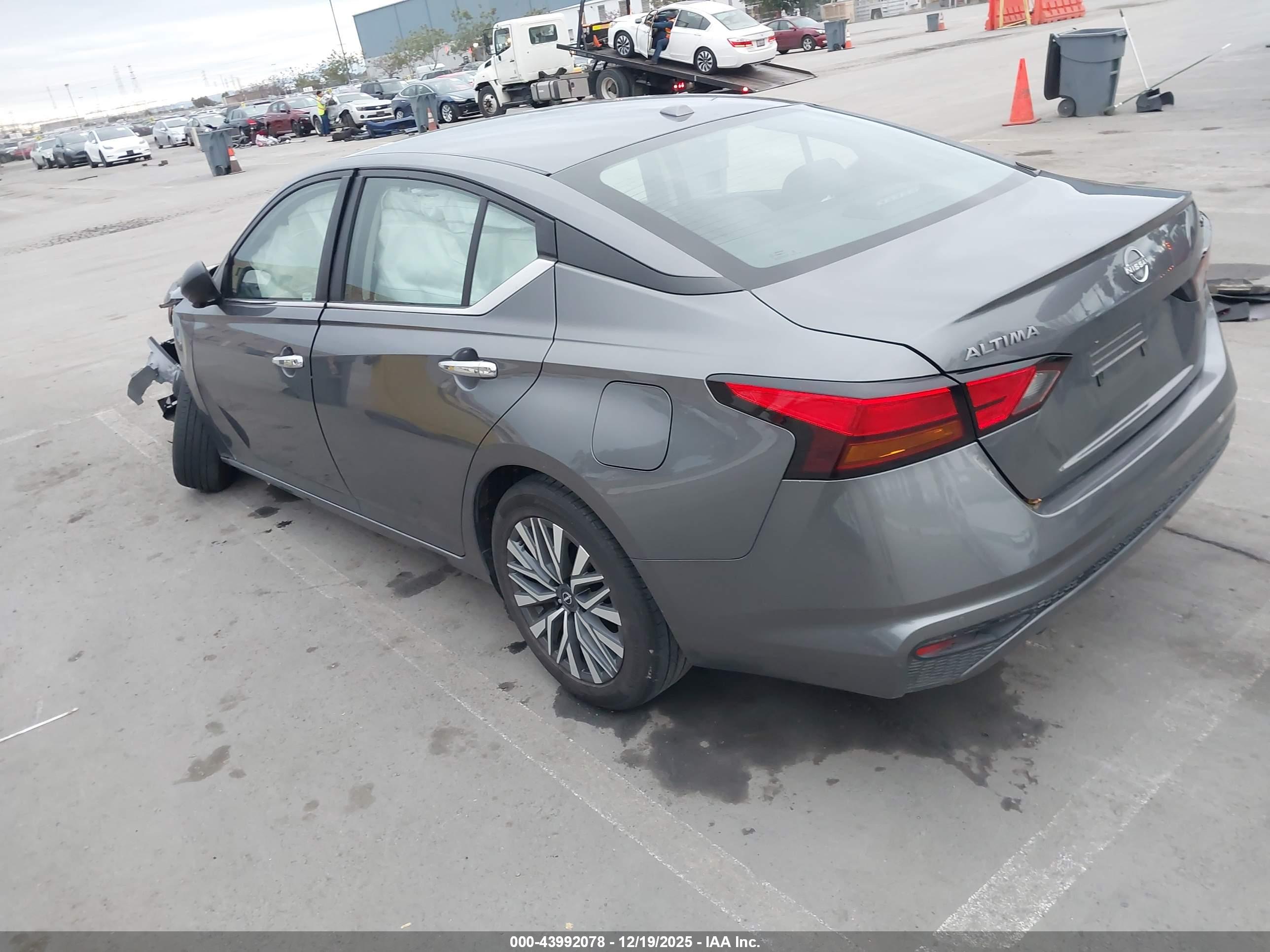 NISSAN ALTIMA image 3