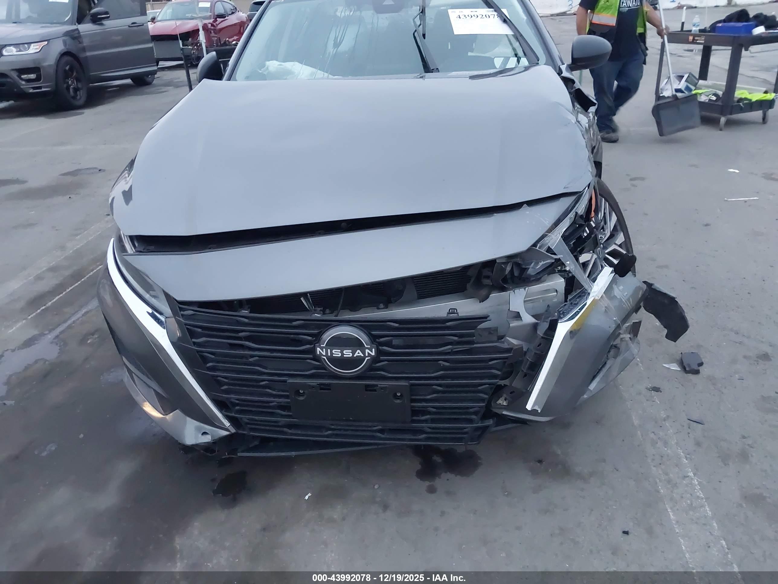 NISSAN ALTIMA image 6