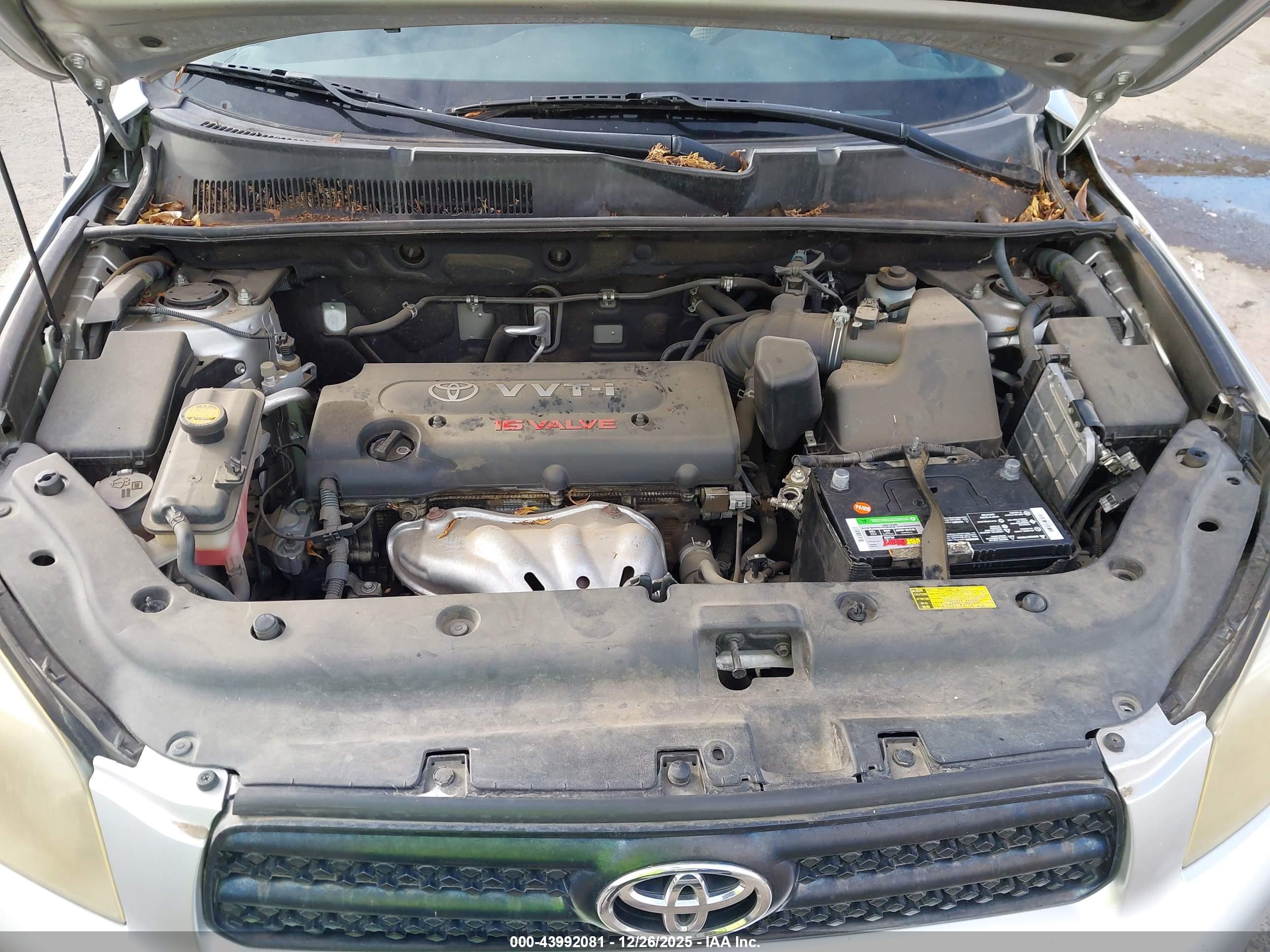 TOYOTA RAV4 image 10