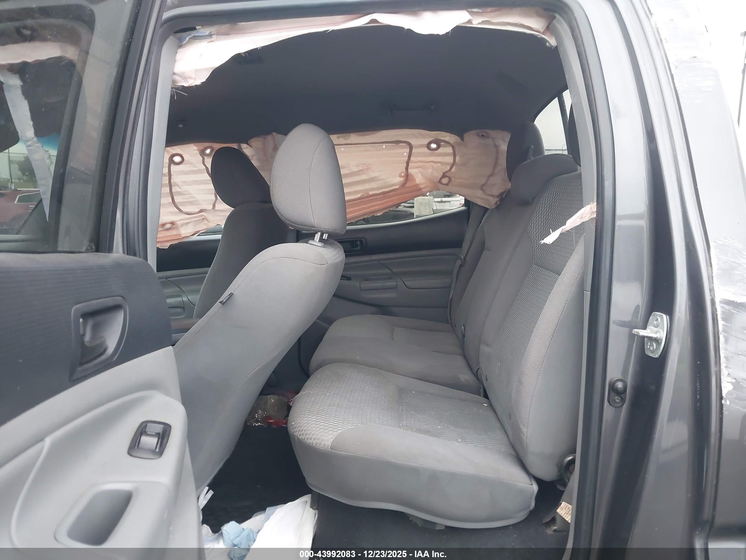 TOYOTA TACOMA image 8