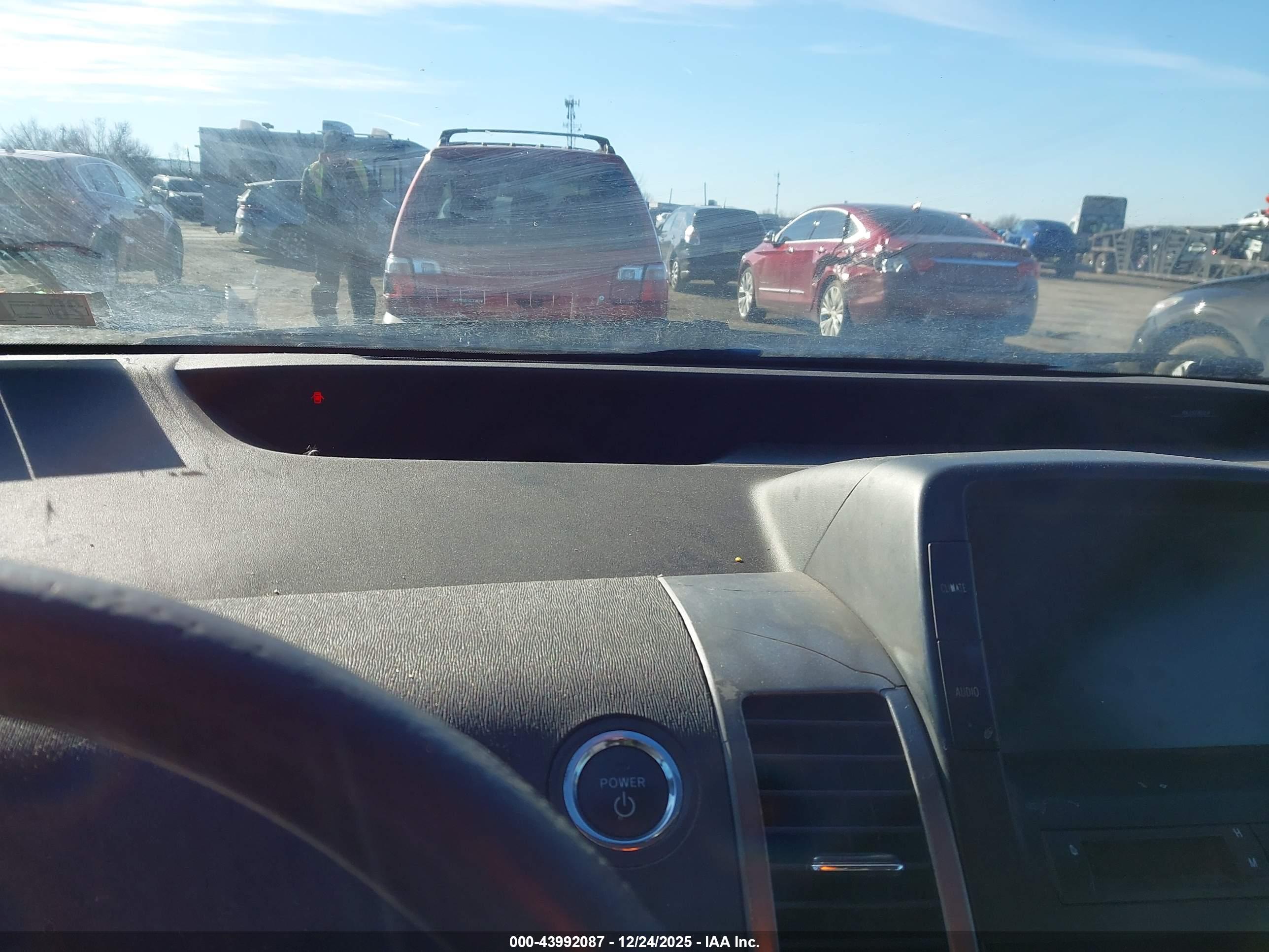 TOYOTA PRIUS image 7