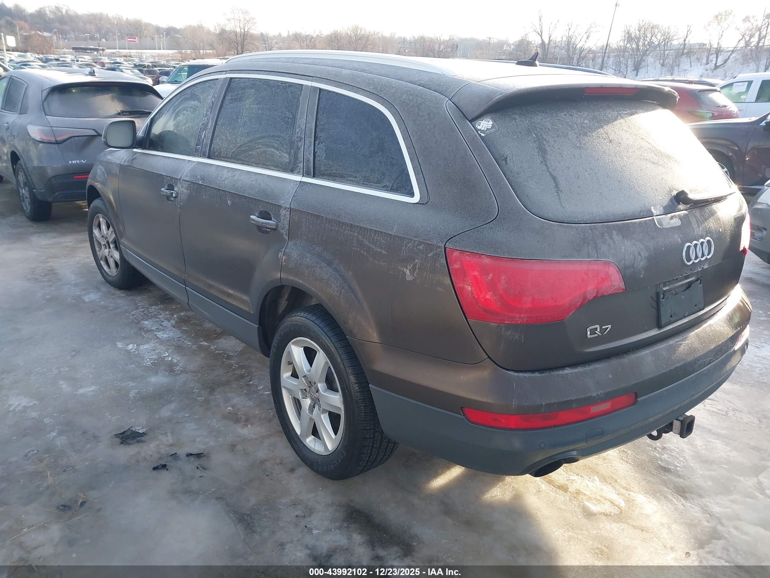 AUDI Q7 image 3