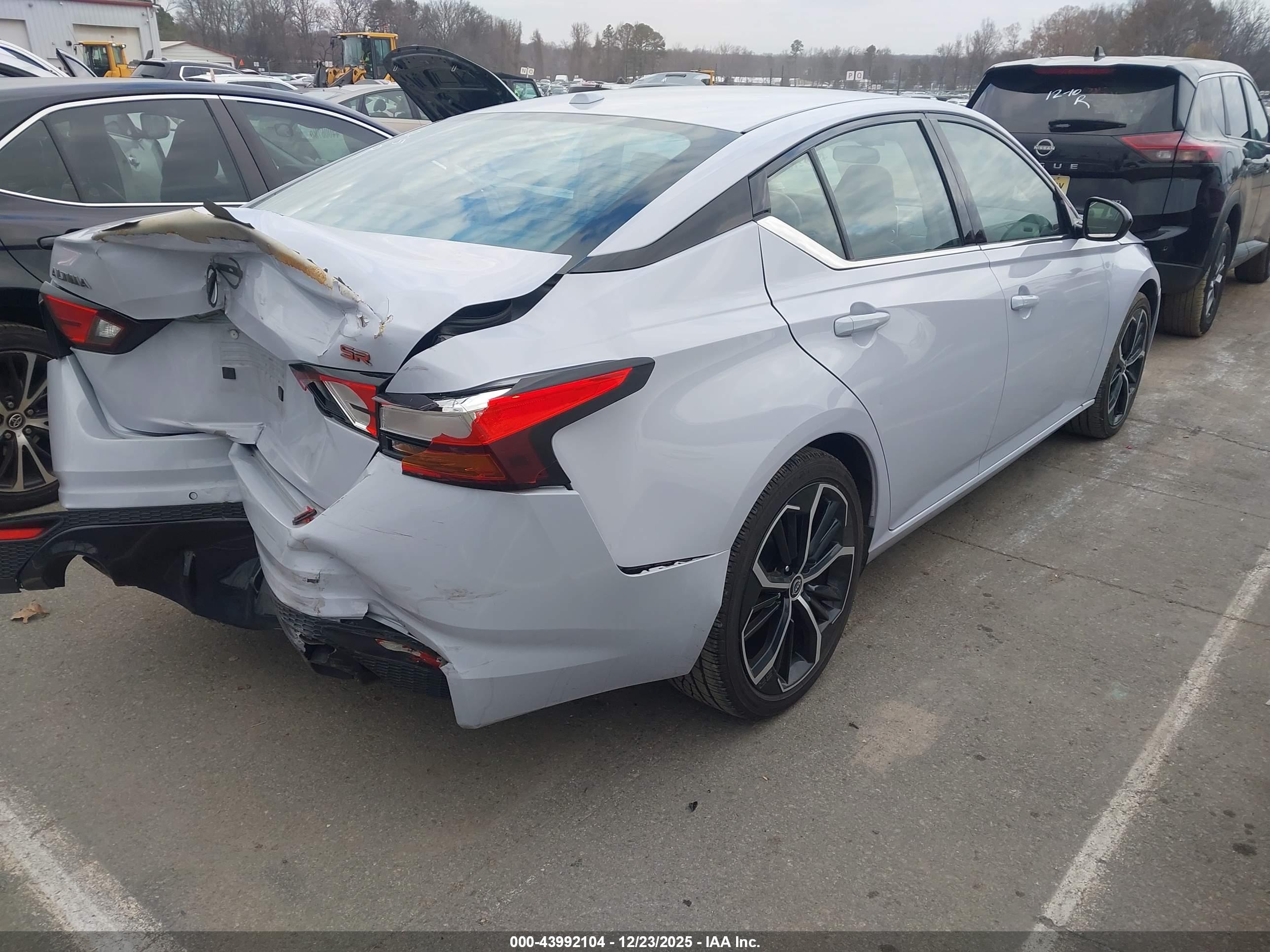 NISSAN ALTIMA image 4