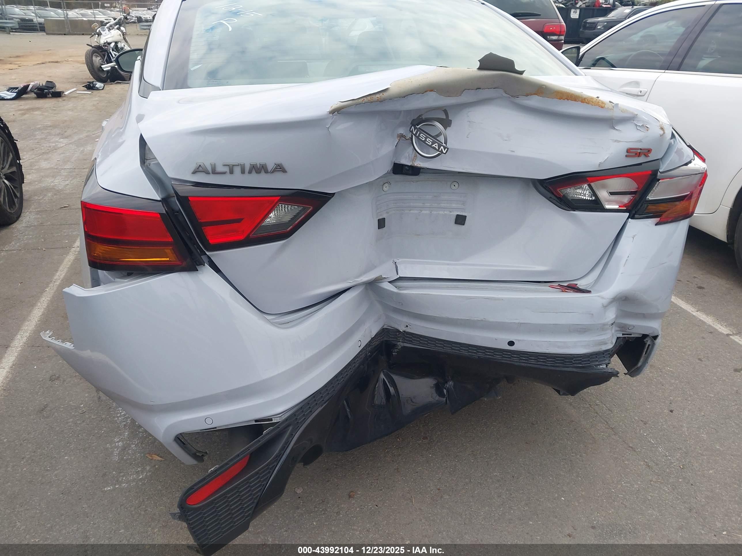 NISSAN ALTIMA image 6