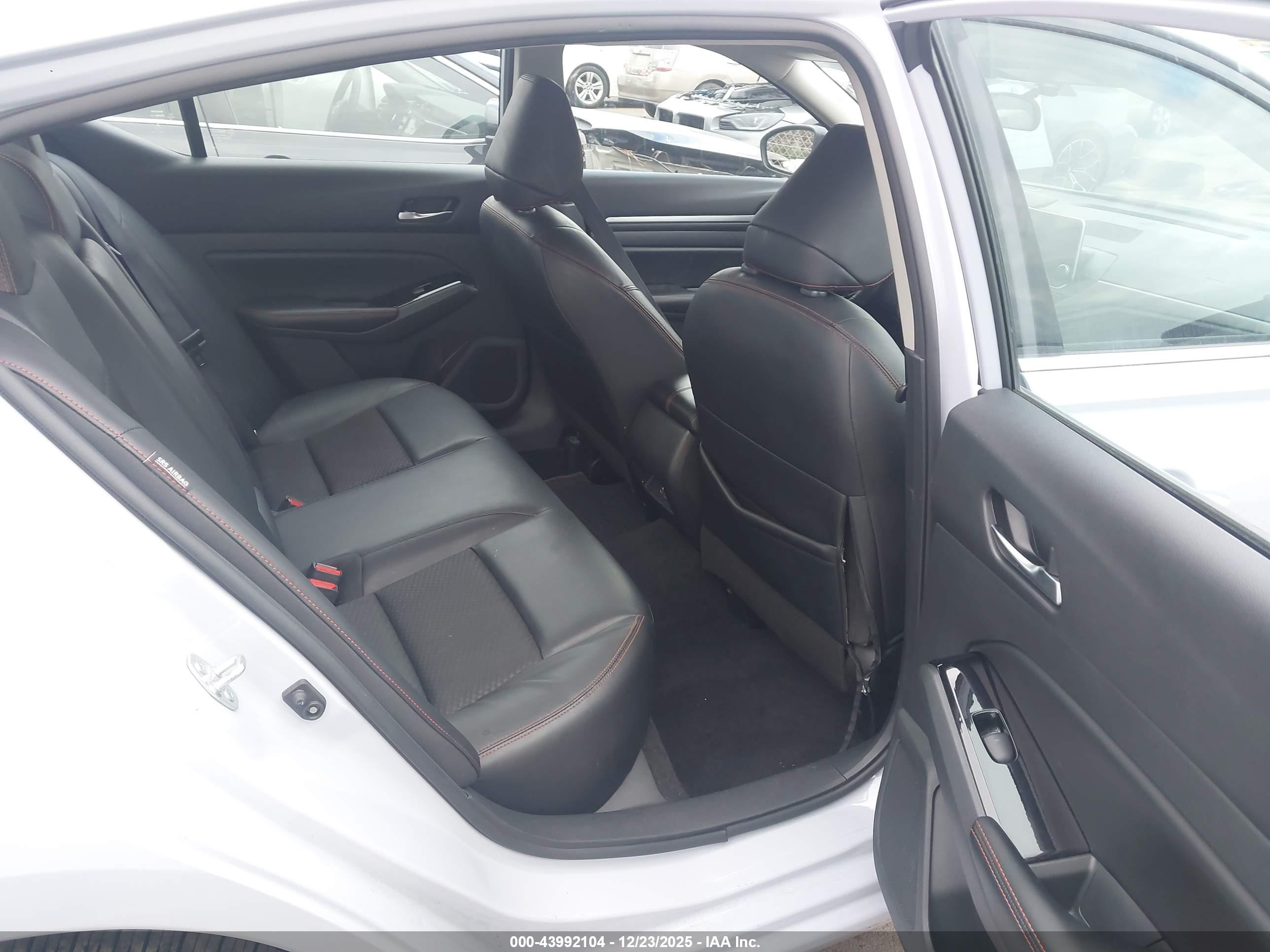 NISSAN ALTIMA image 8