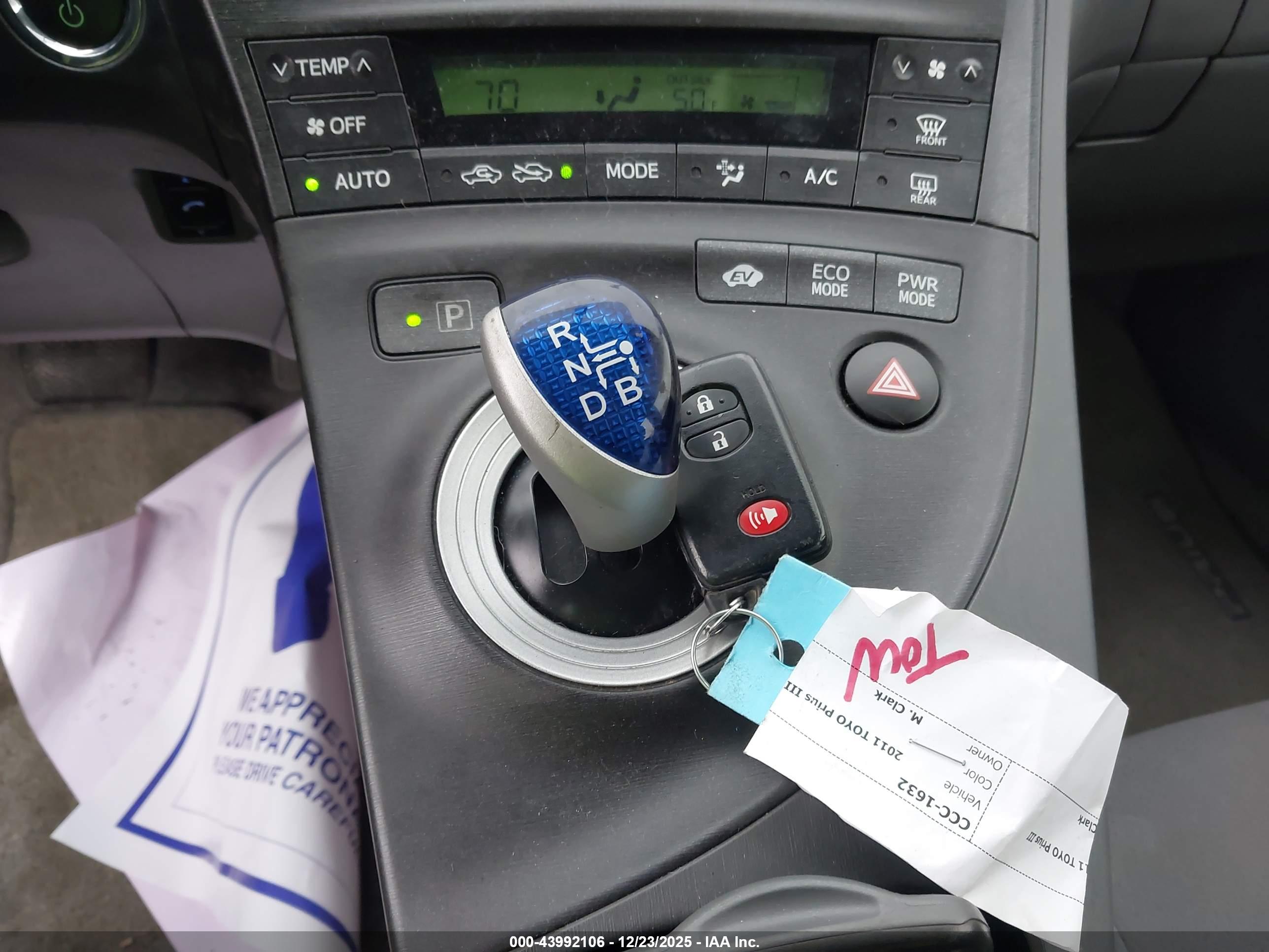 TOYOTA PRIUS image 11