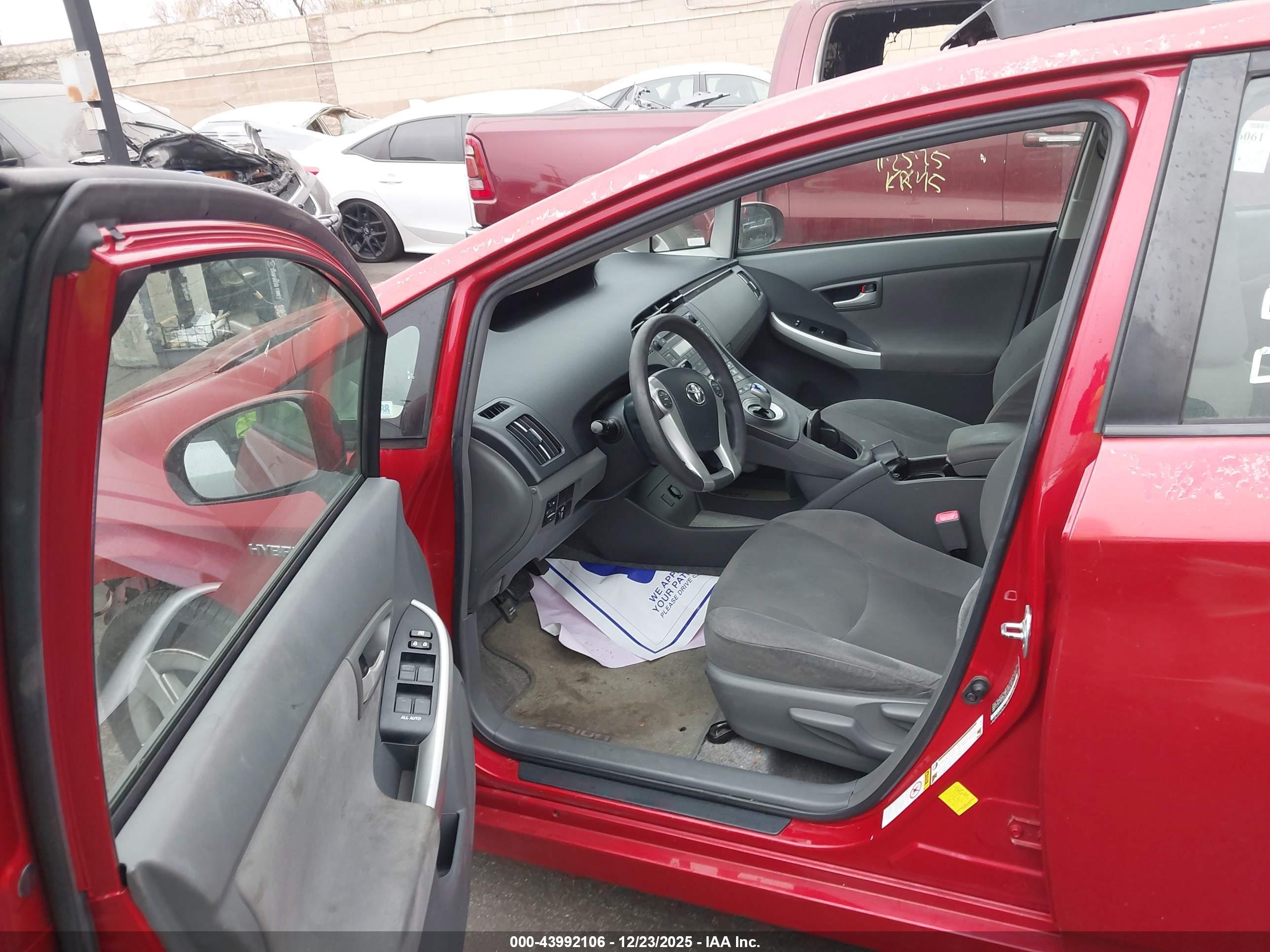 TOYOTA PRIUS image 5