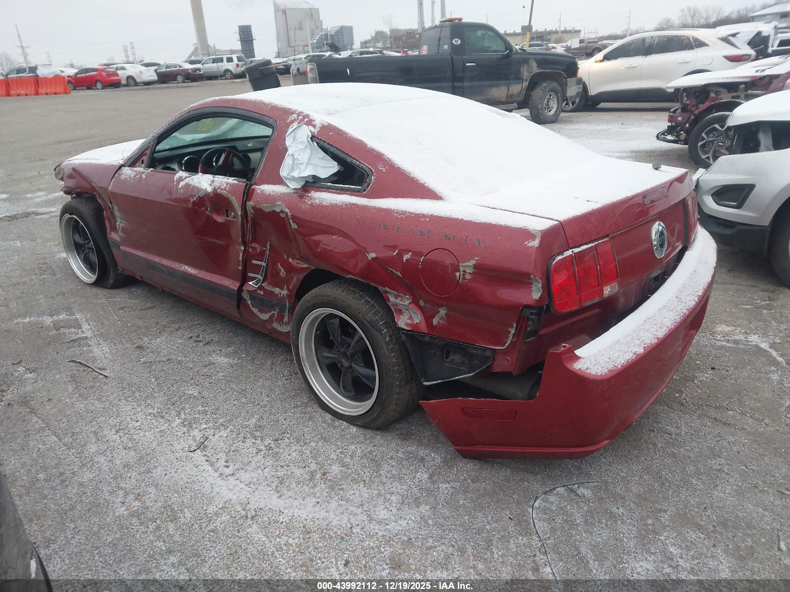 FORD MUSTANG image 3