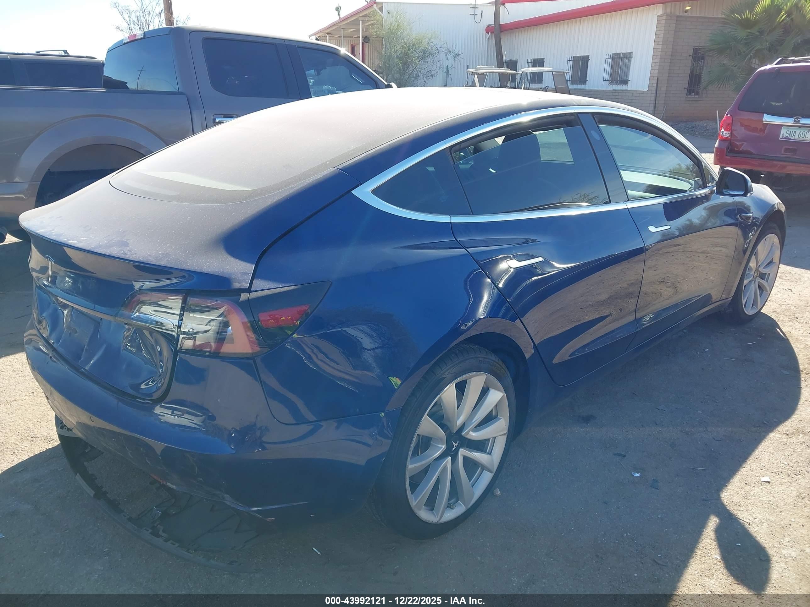 TESLA MODEL image 4