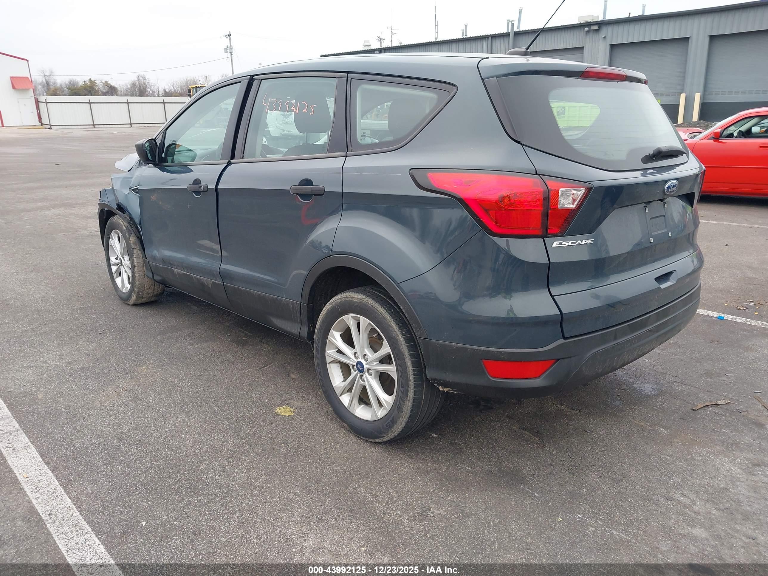 FORD ESCAPE image 3