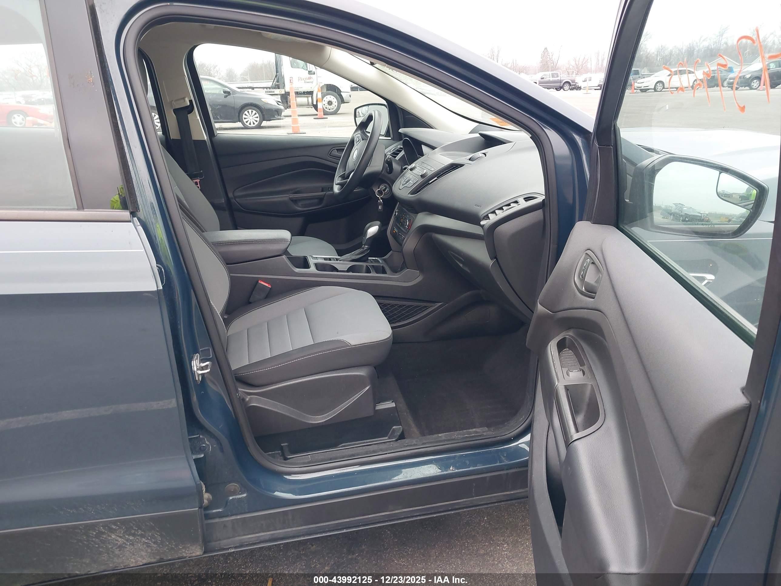 FORD ESCAPE image 5