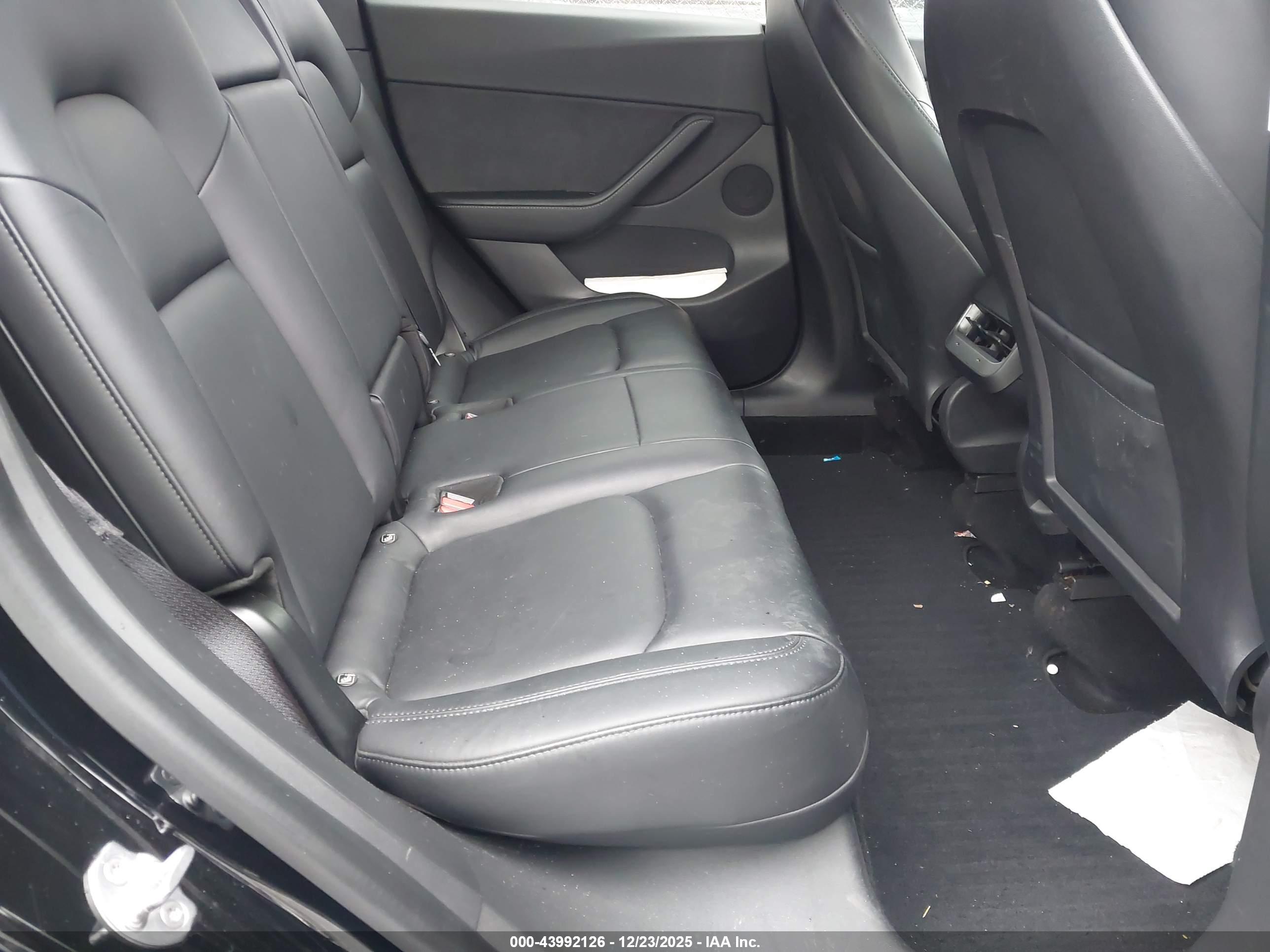 TESLA MODEL image 8