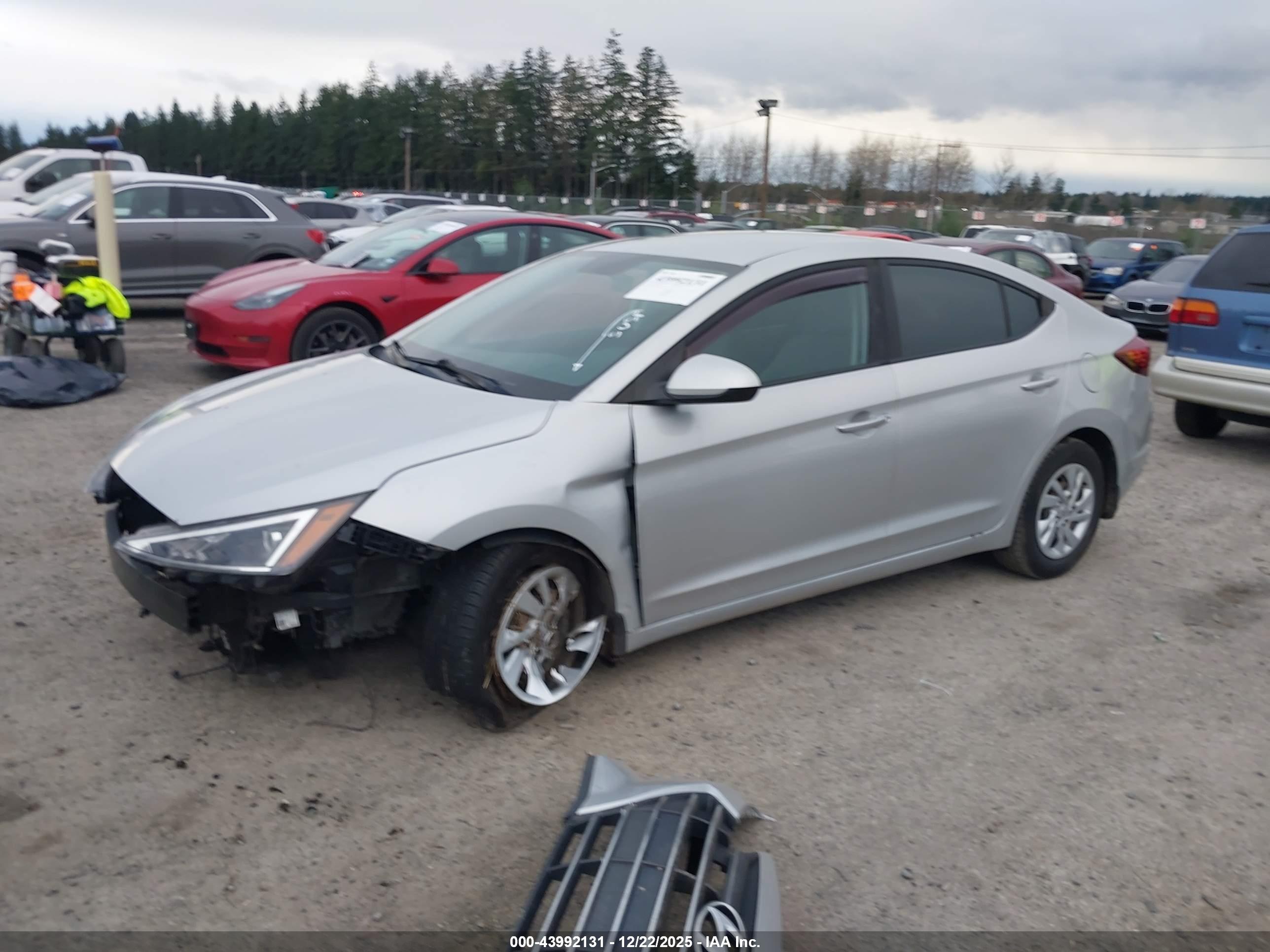HYUNDAI ELANTRA image 2